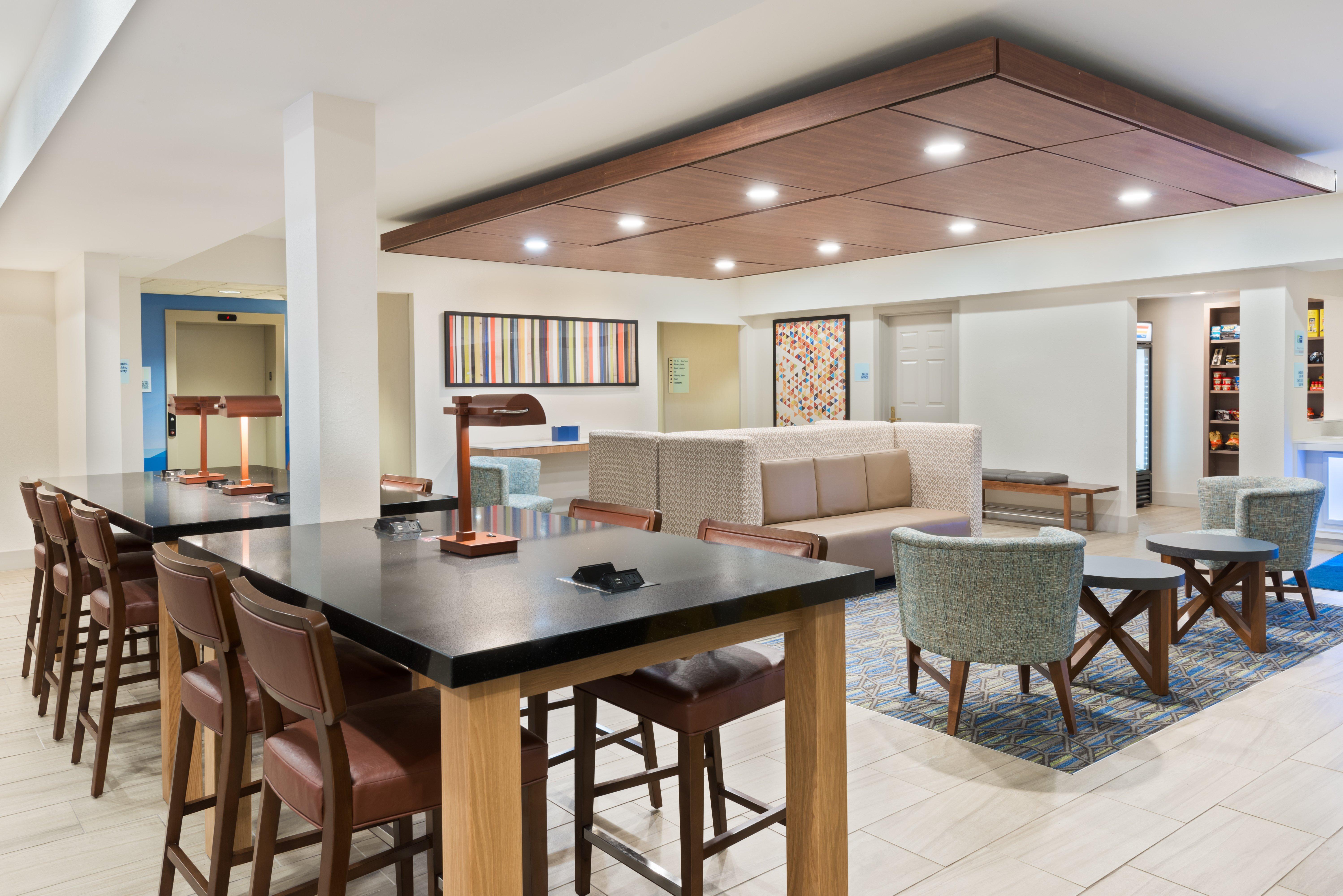 Holiday Inn Express And Suites Columbus Airport