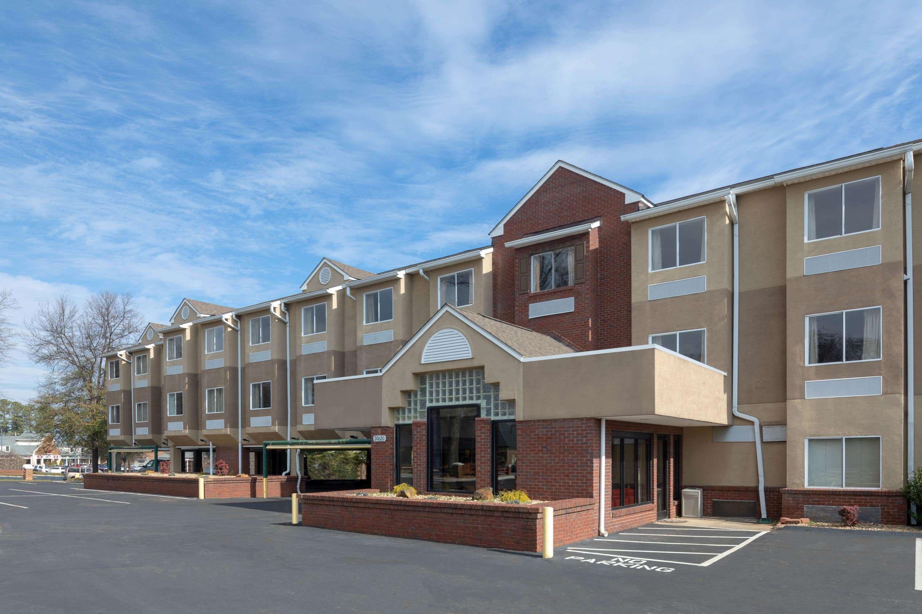 Microtel Inn & Suites By Wyndham Cornelius/Lake N