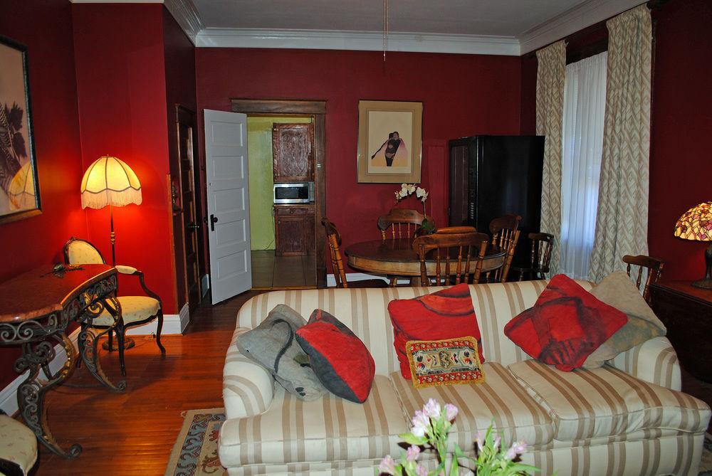 Historic Melrose Hotel