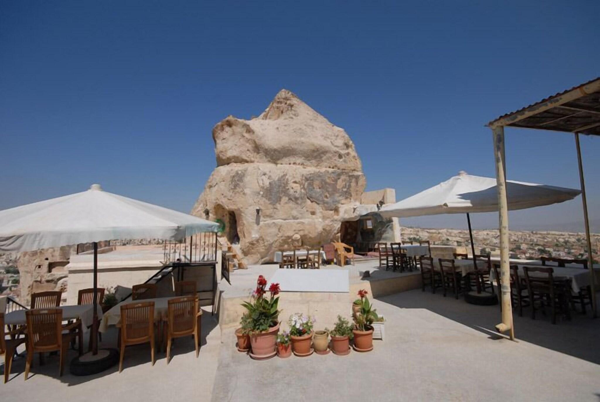 Arif Cave Hotel