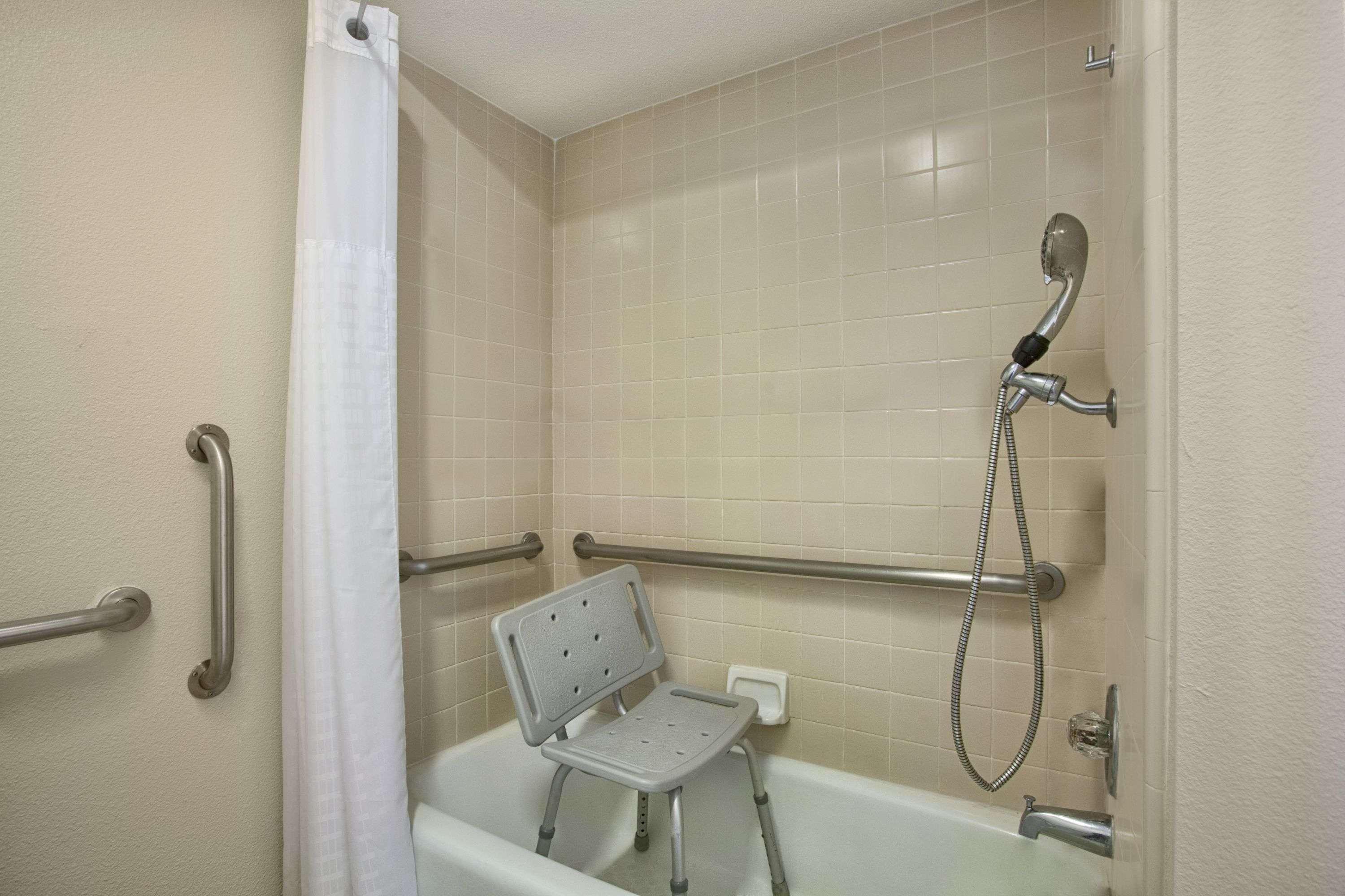 Travelodge By Wyndham Lemoore Naval Air Station