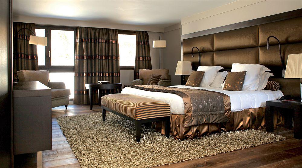 Les Suites de la Potinière by null