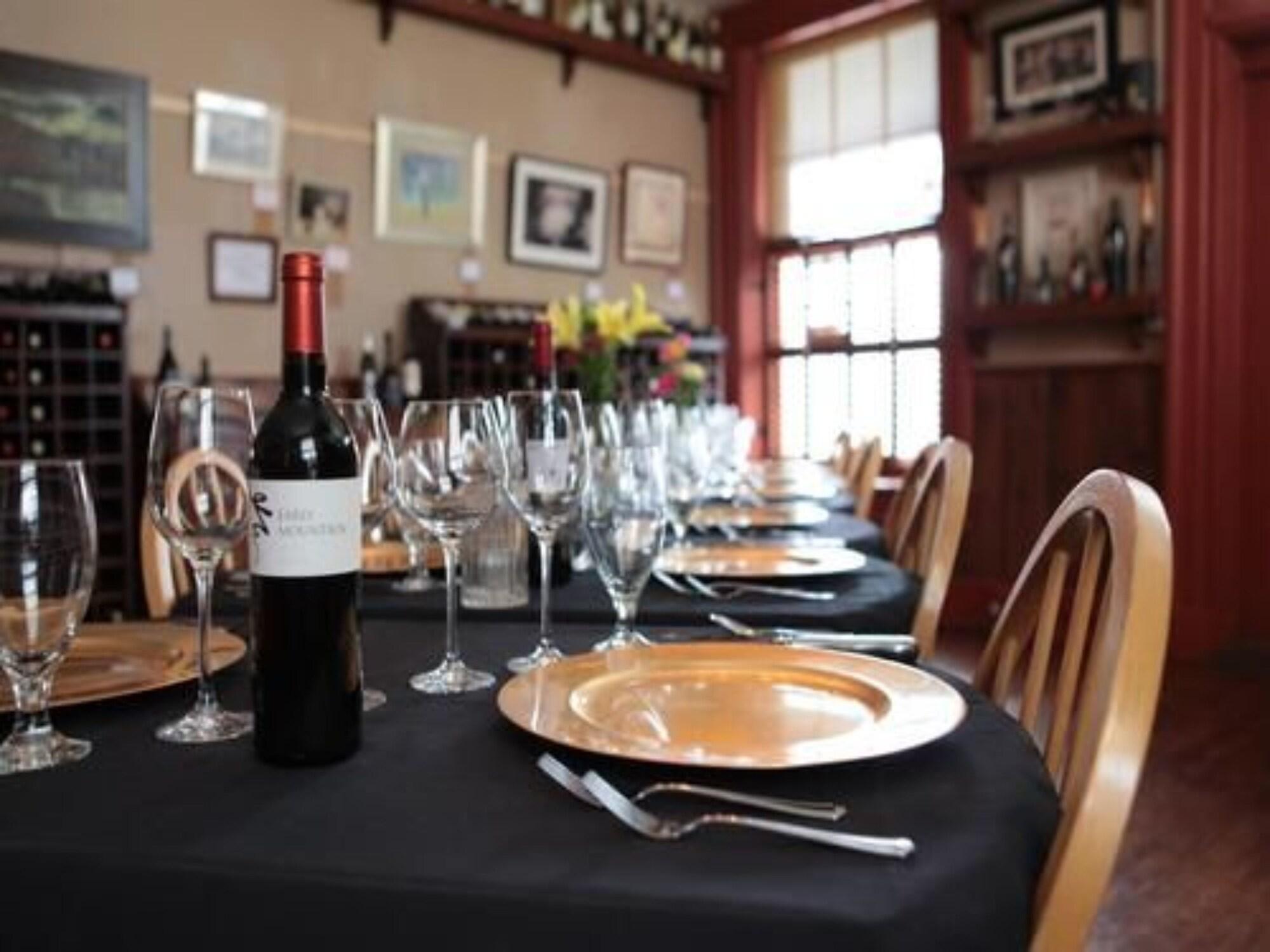 Lafayette Inn