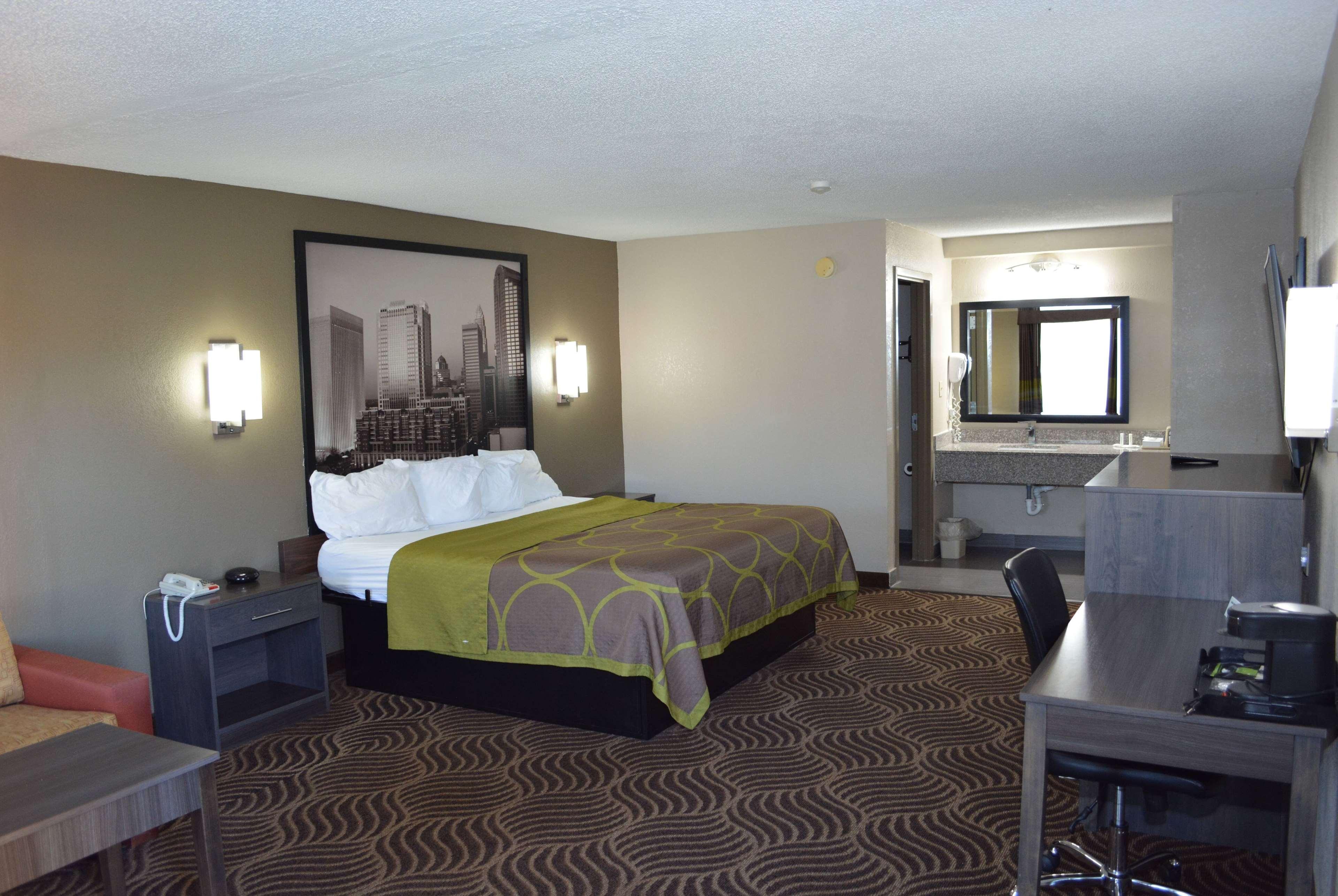 Super 8 by Wyndham Huntersville/Charlotte Area