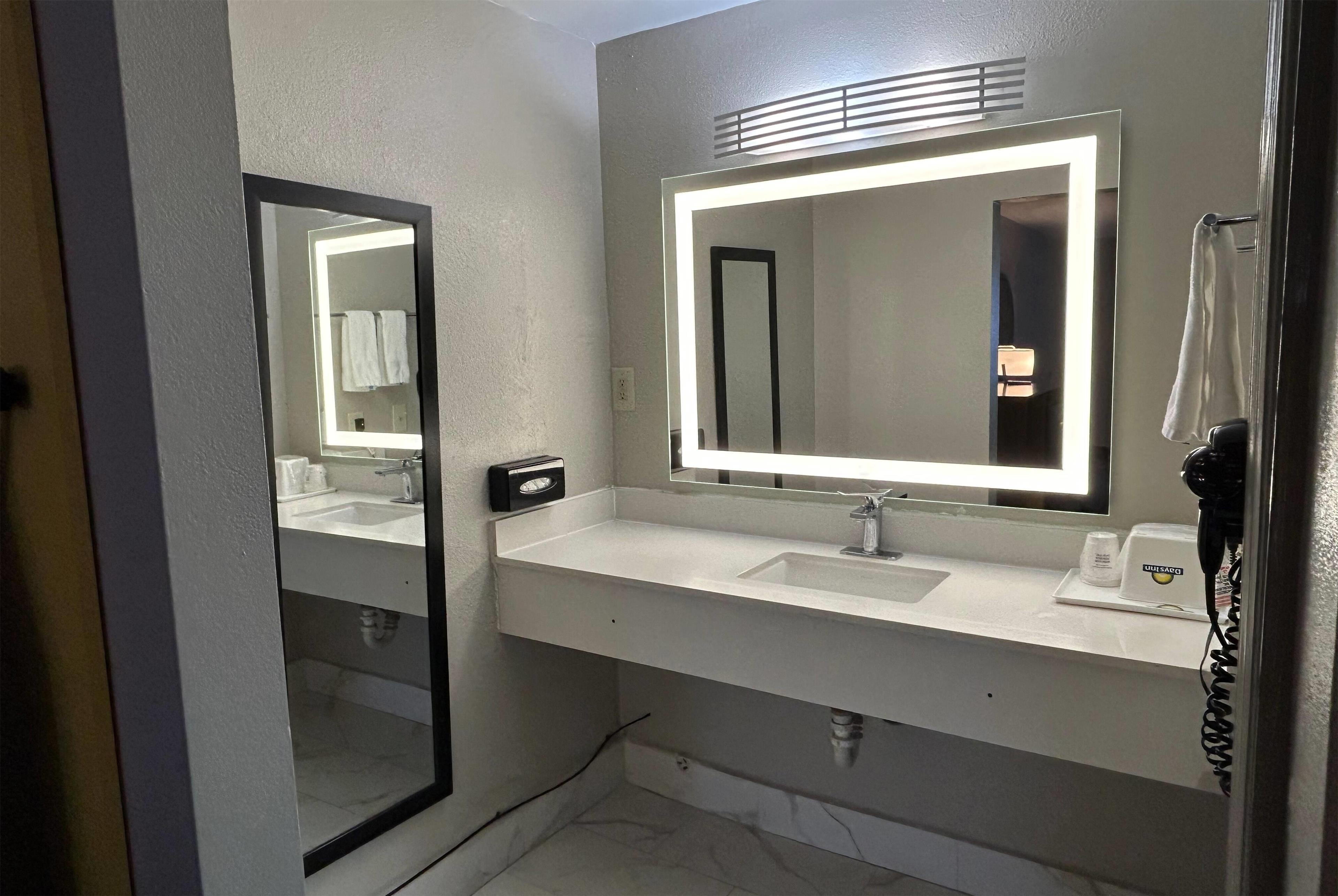 Days Inn by Wyndham Goose Creek