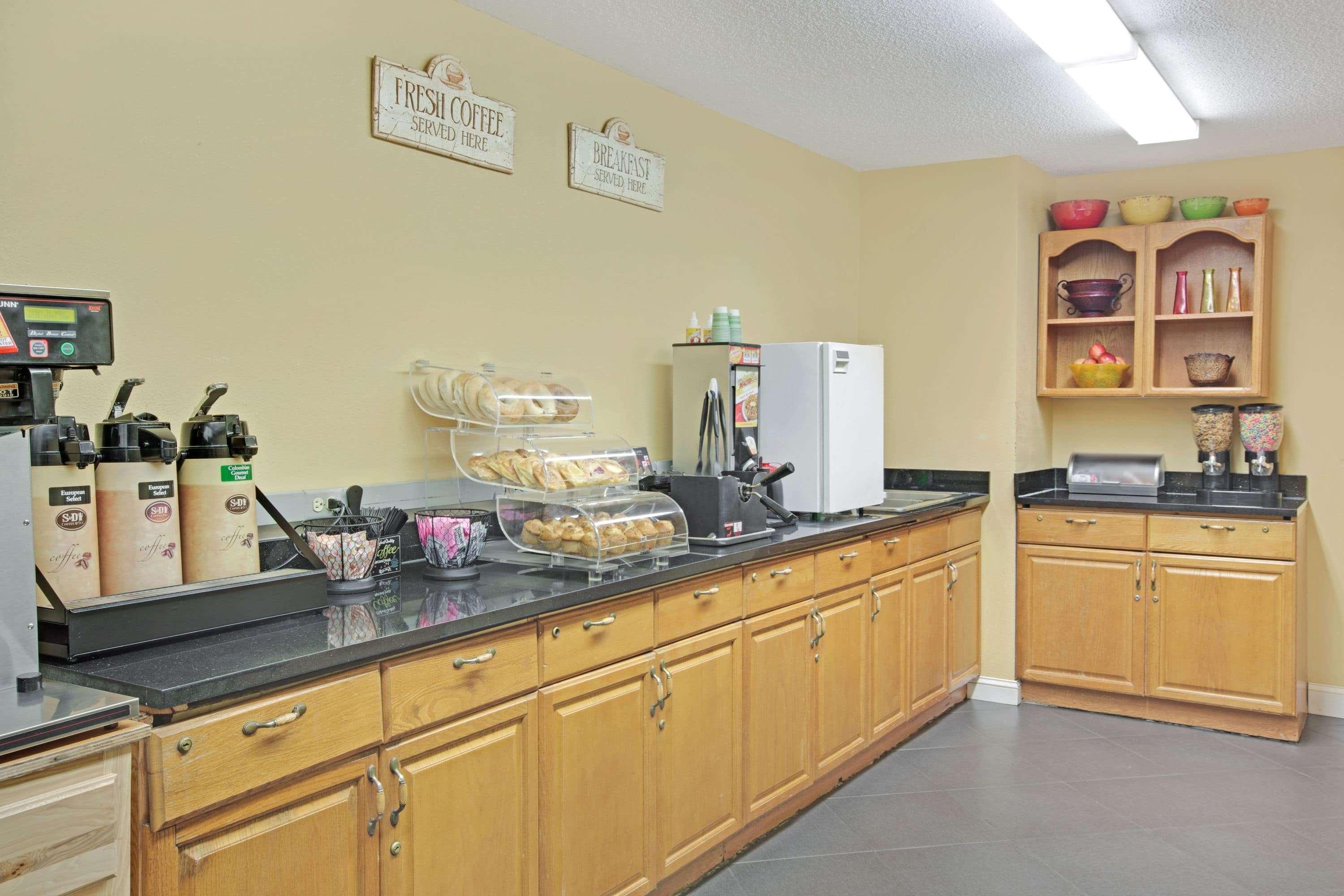 Microtel Inn & Suites By Wyndham Charlotte/Univer