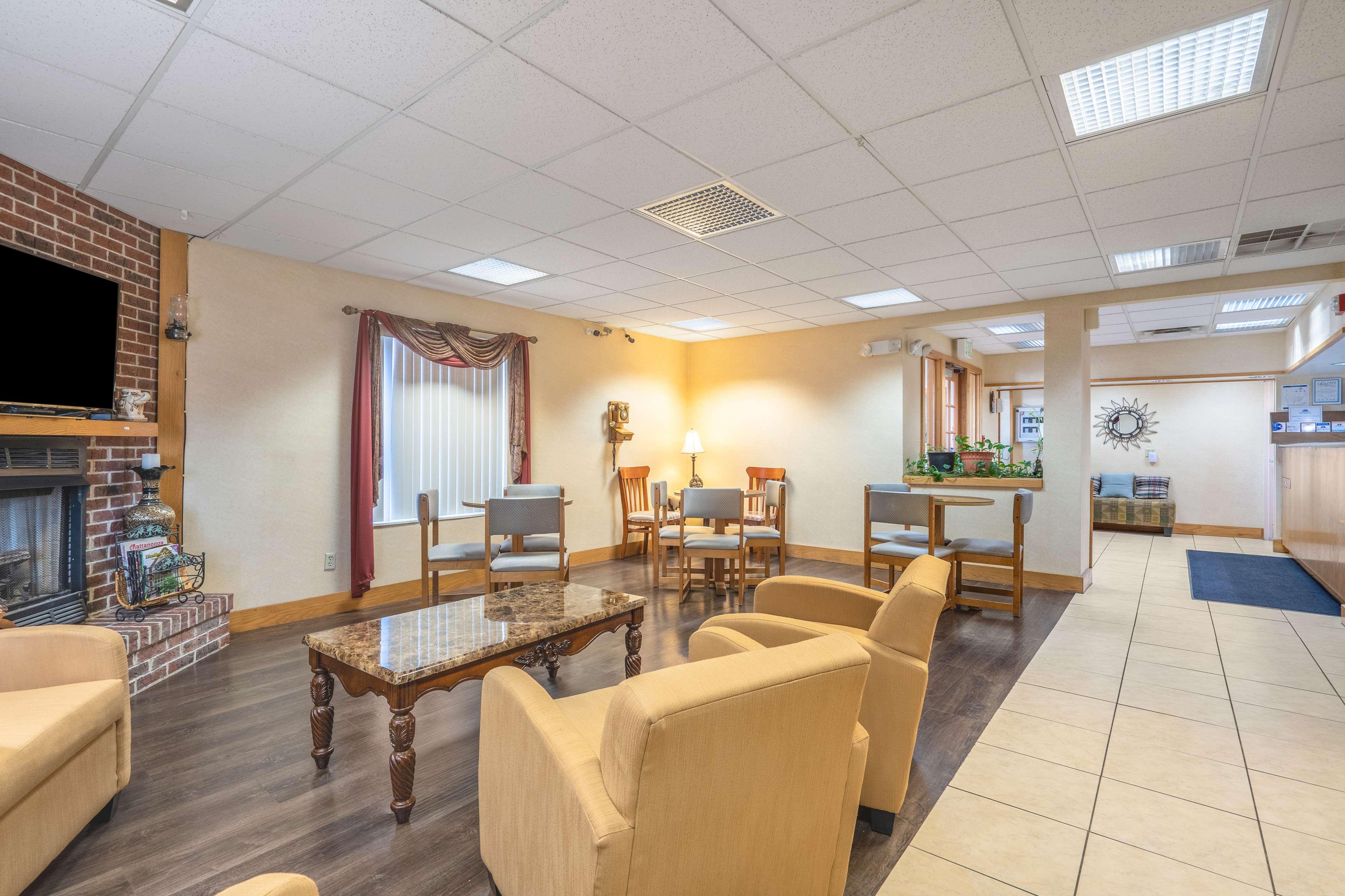 Suburban Studios Chattanooga Northeast - Ooltewah