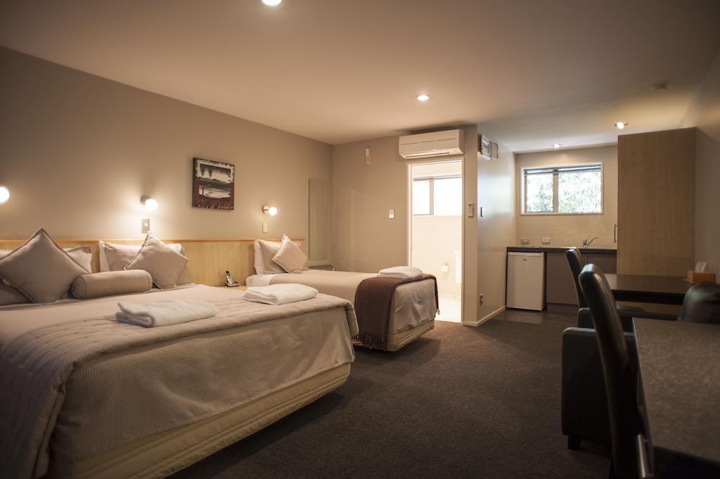 Arthur's Court Motor Lodge