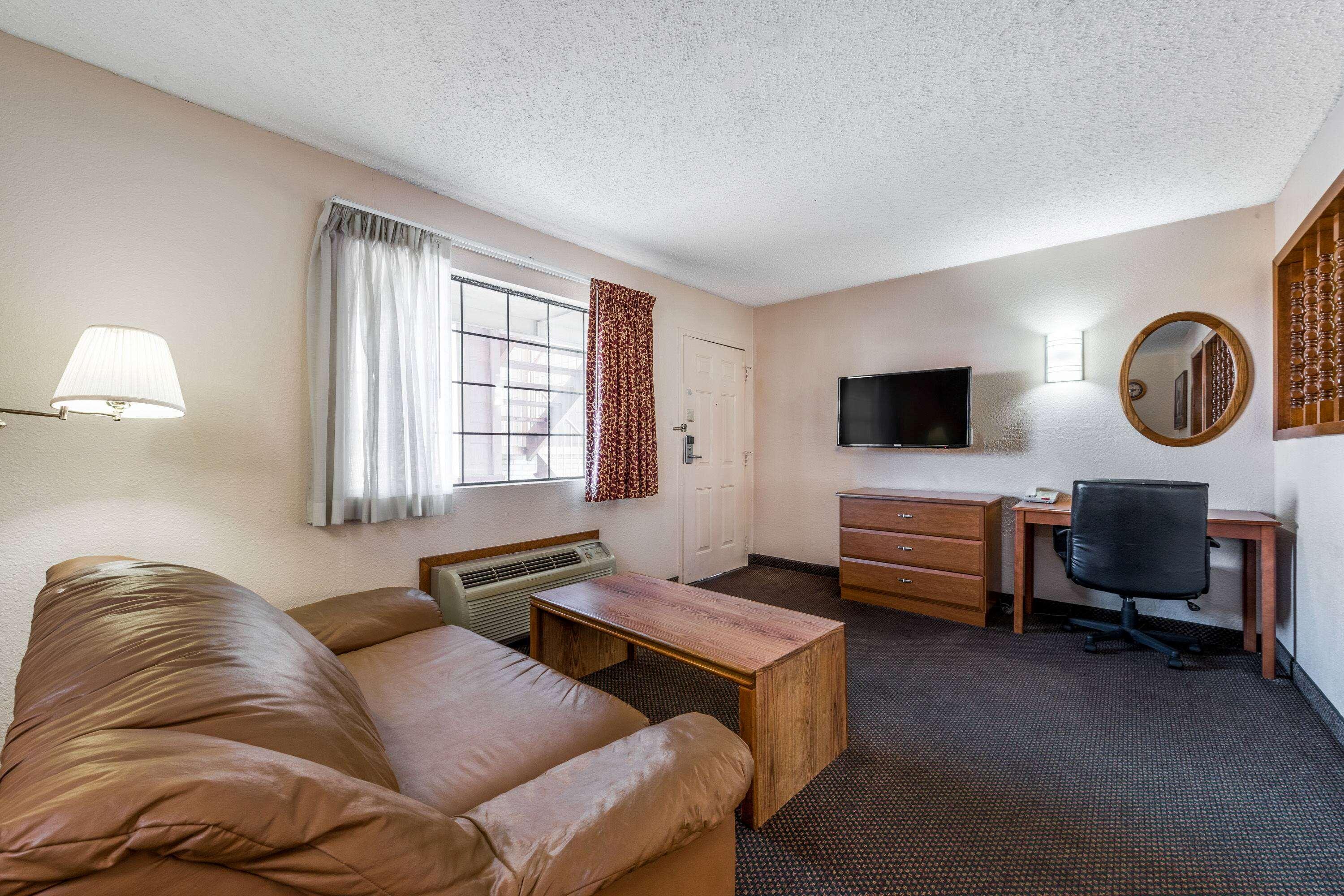 Super 8 by Wyndham Waco/Mall area TX