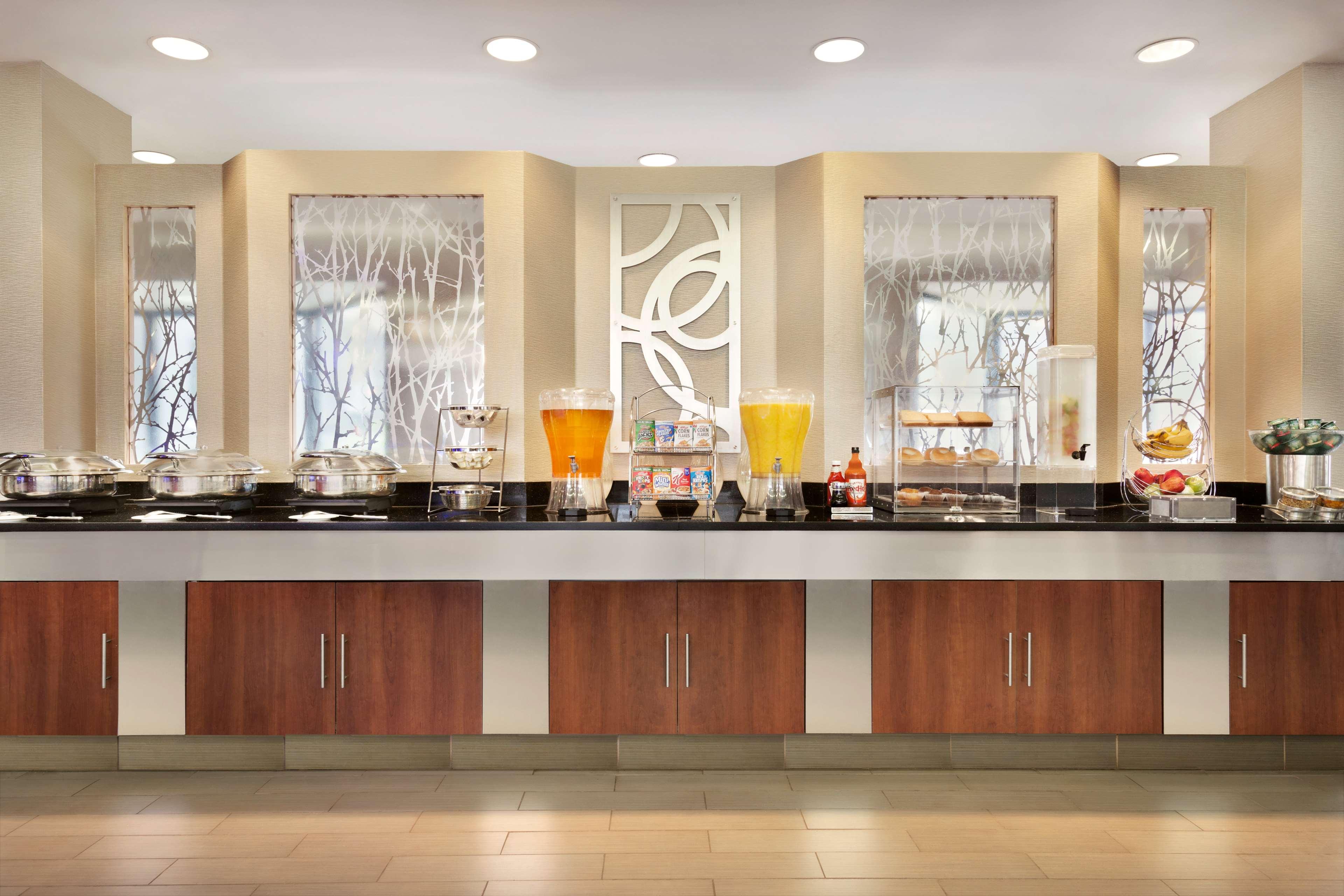 Radisson Akron-Fairlawn