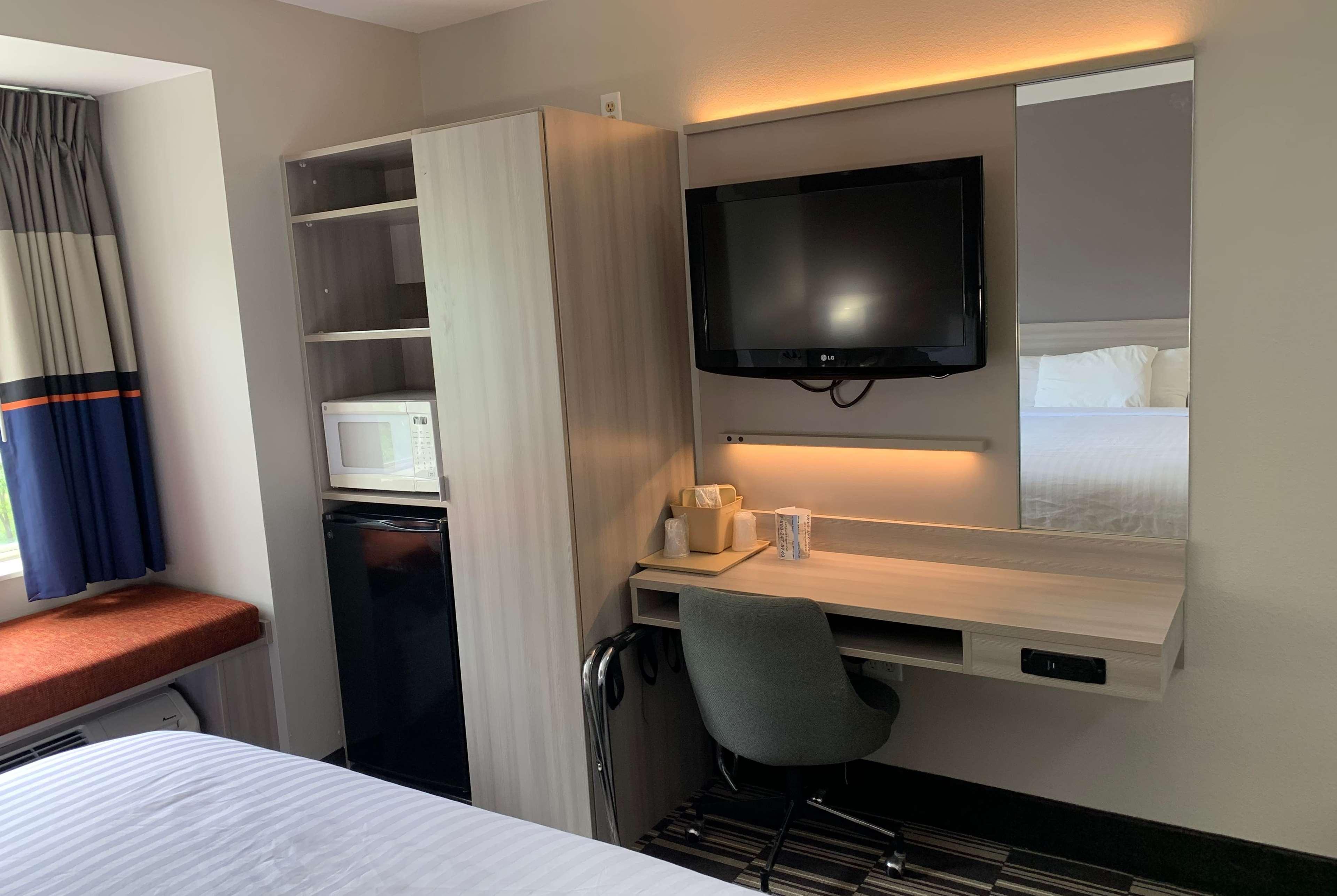 Microtel Inn & Suites By Wyndham Charlotte Airpor