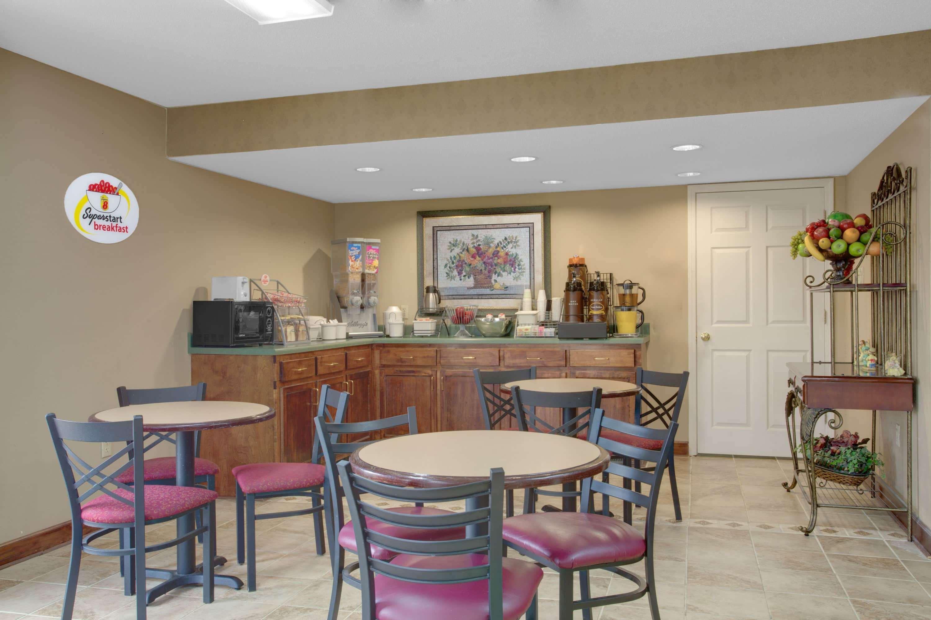 Super 8 by Wyndham Booneville