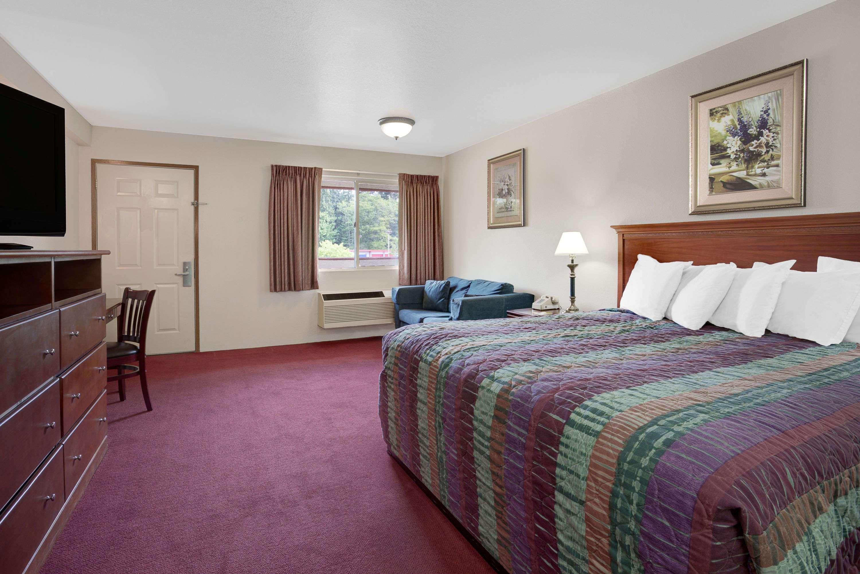Days Inn by Wyndham Port Angeles