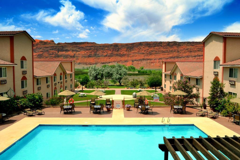 Aarchway Inn by null