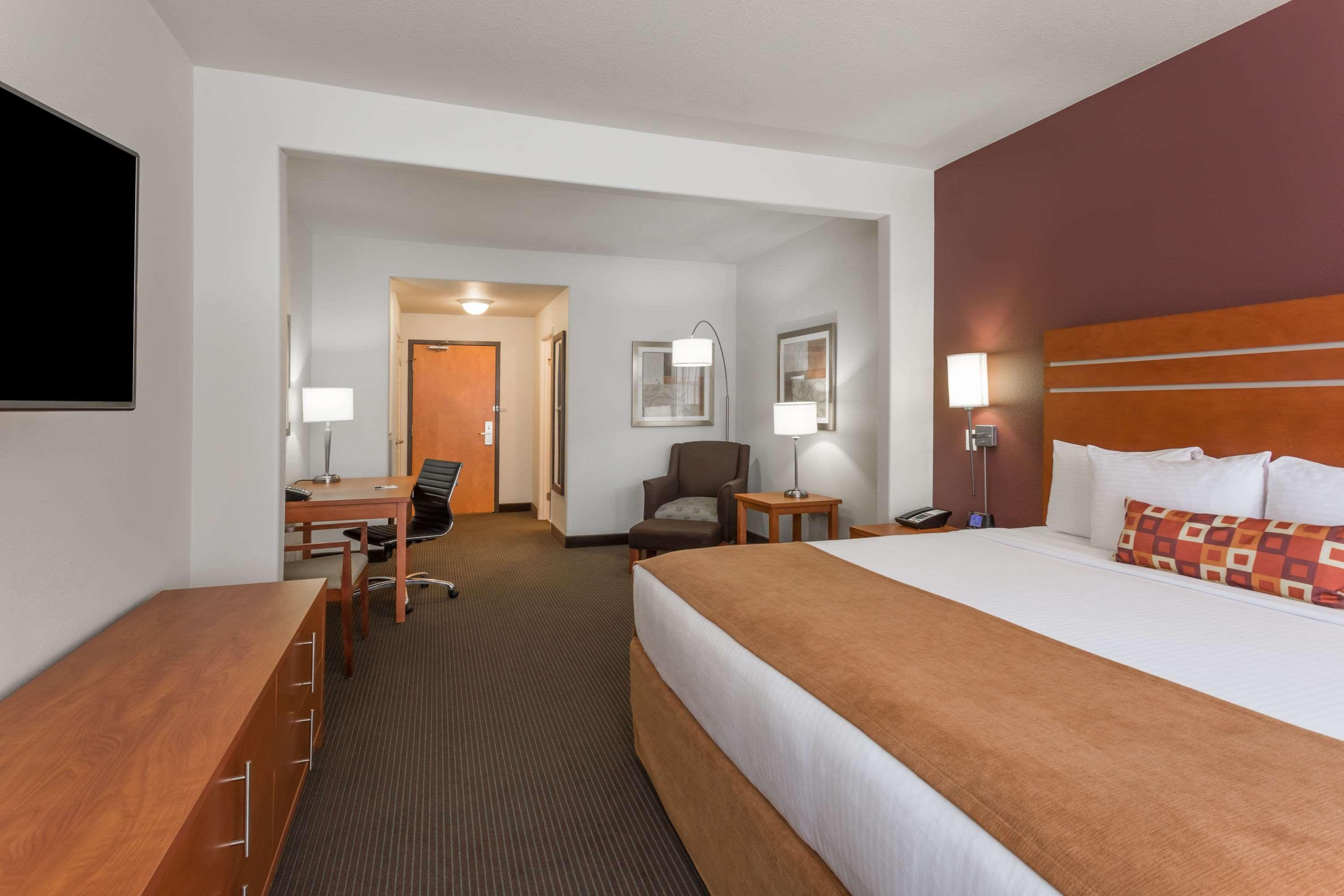 Wingate By Wyndham Calgary South