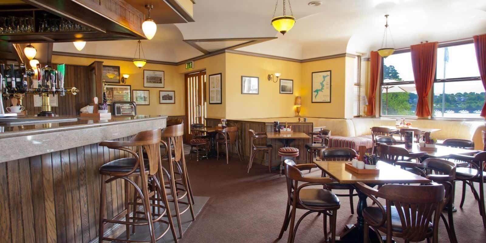 The Lakeside Hotel and Leisure Centre by null