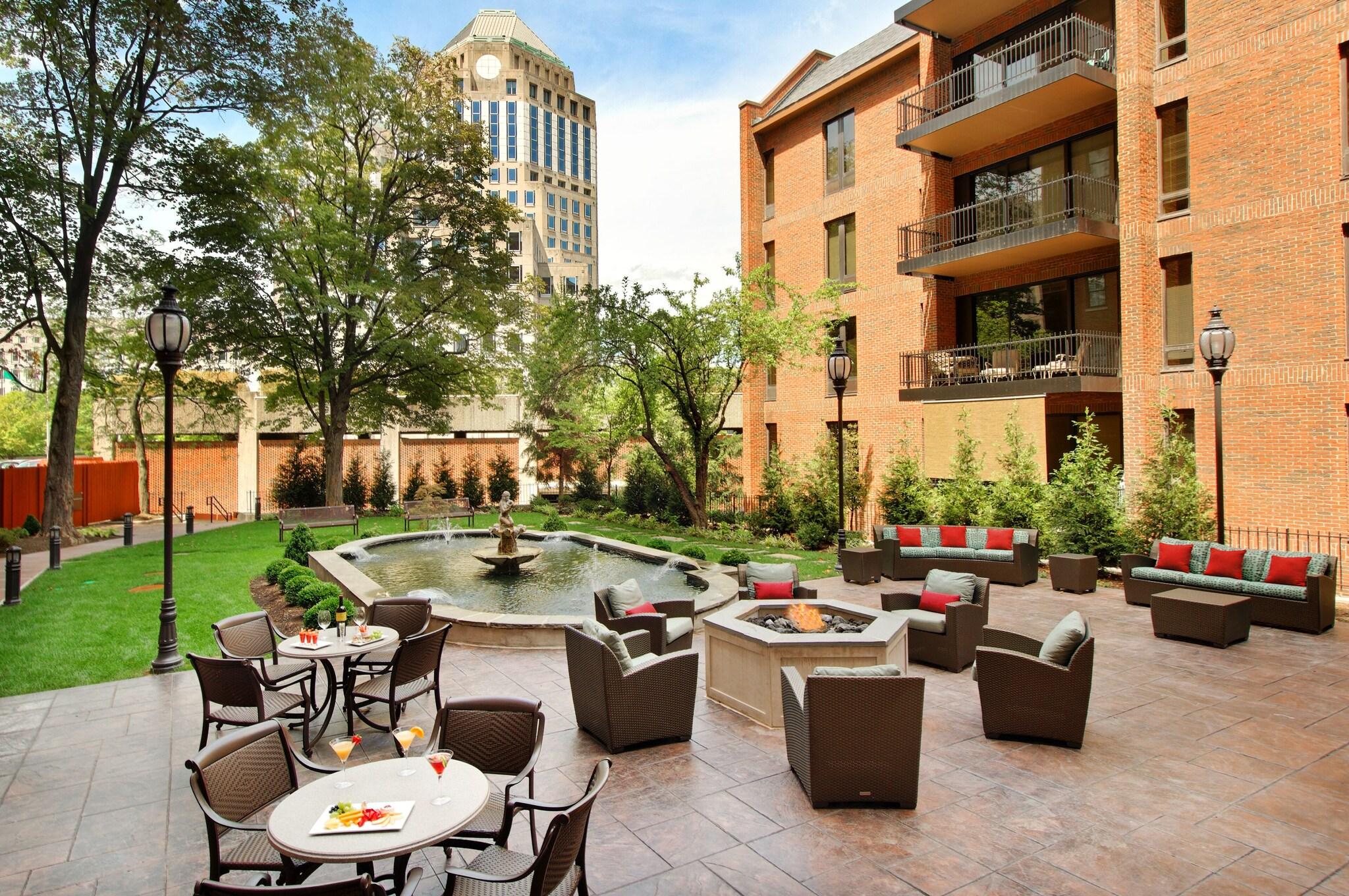 Residence Inn Cincinnati Downtown/The Phelps by null