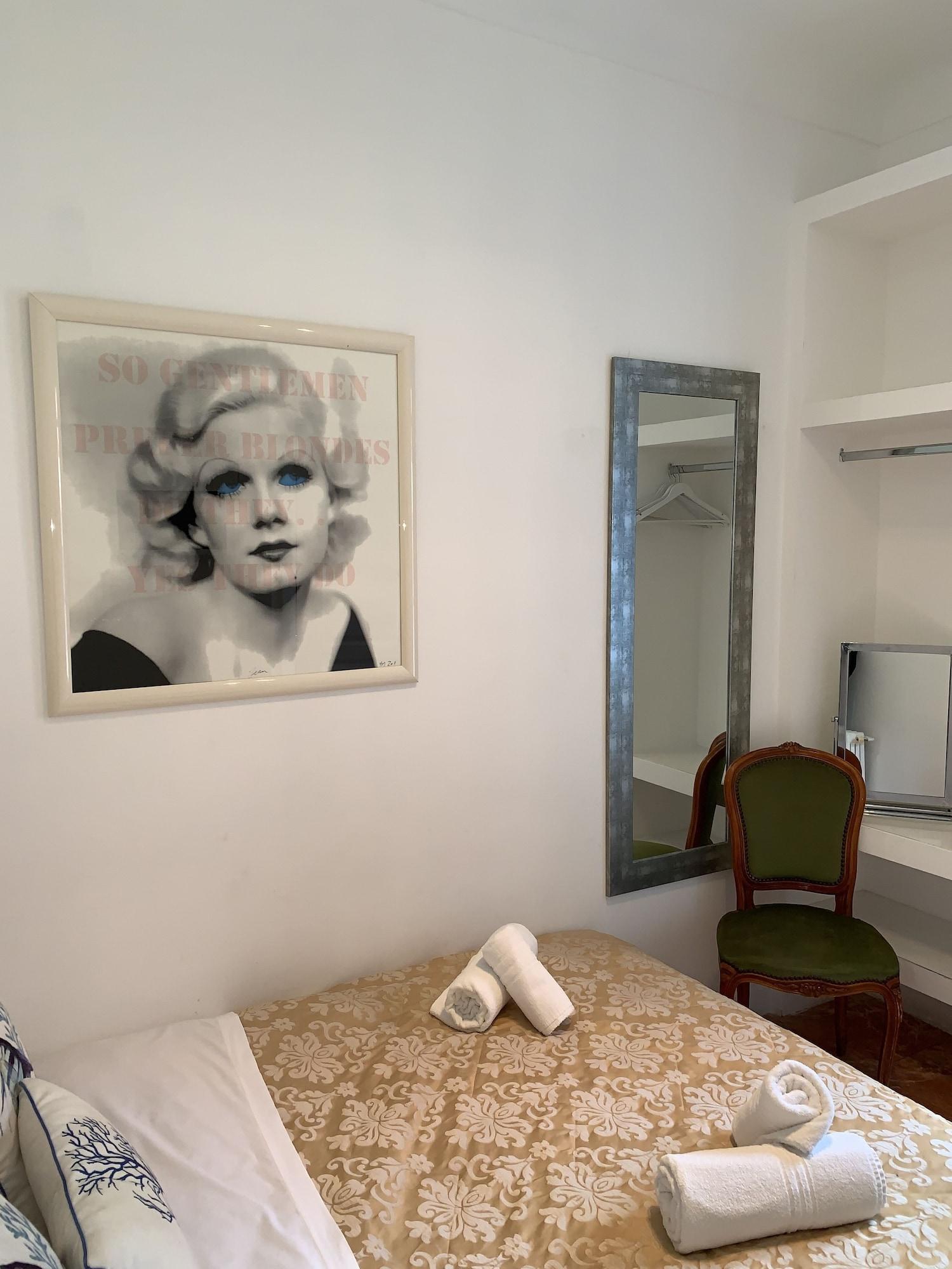 Hotel Normandy by null