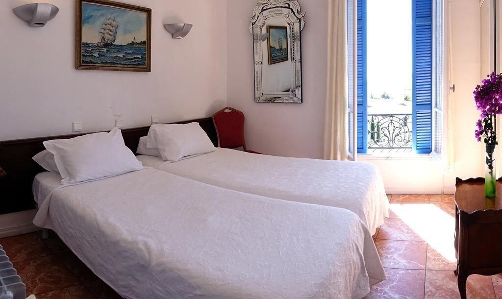 Hotel Normandy by null