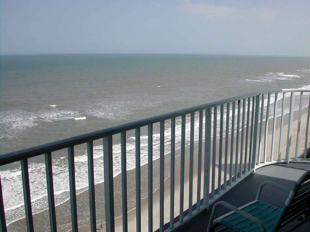 Radisson Suite Hotel Oceanfront