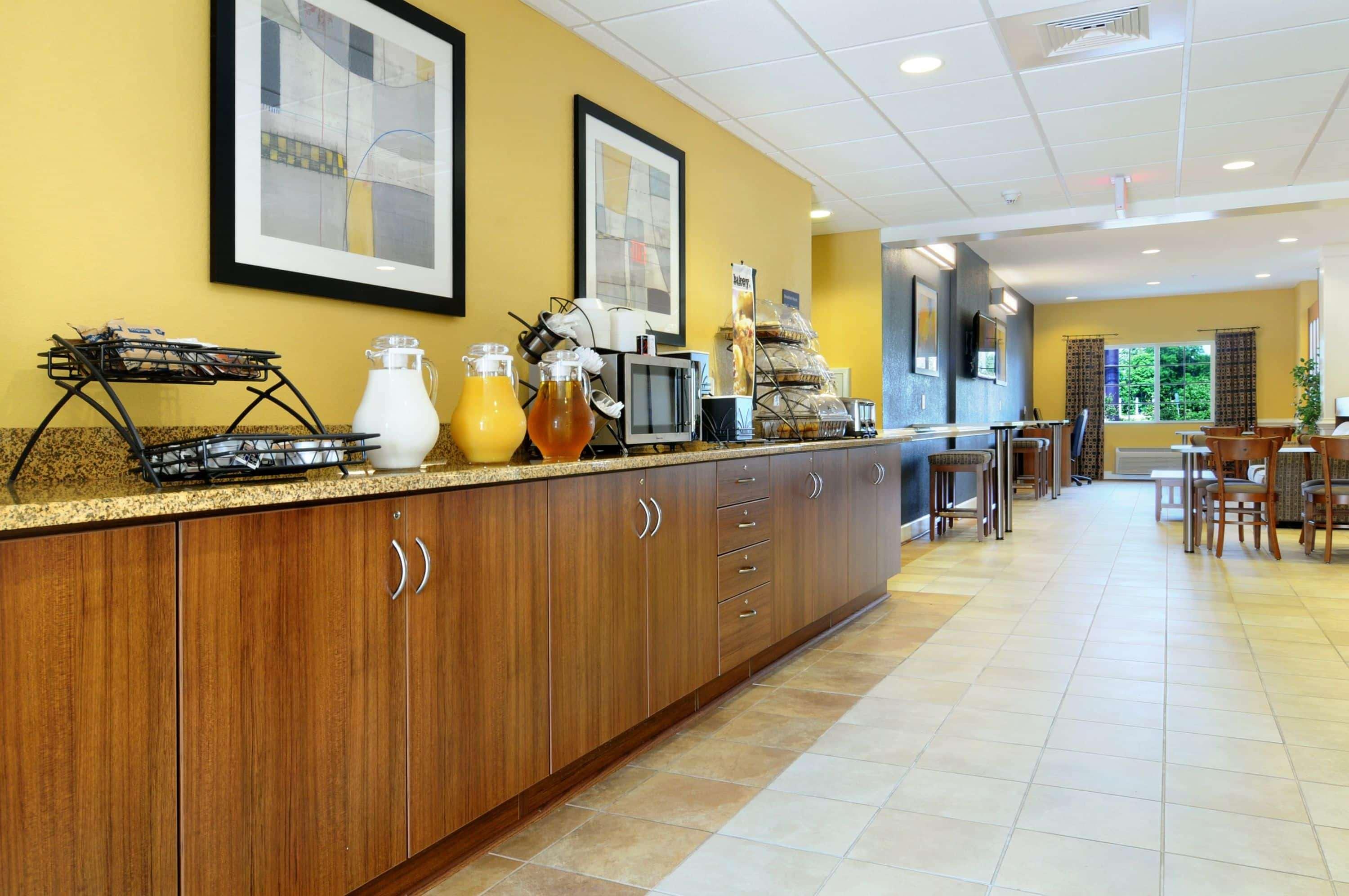 Microtel Inn & Suites By Wyndham Columbus/Near Fo