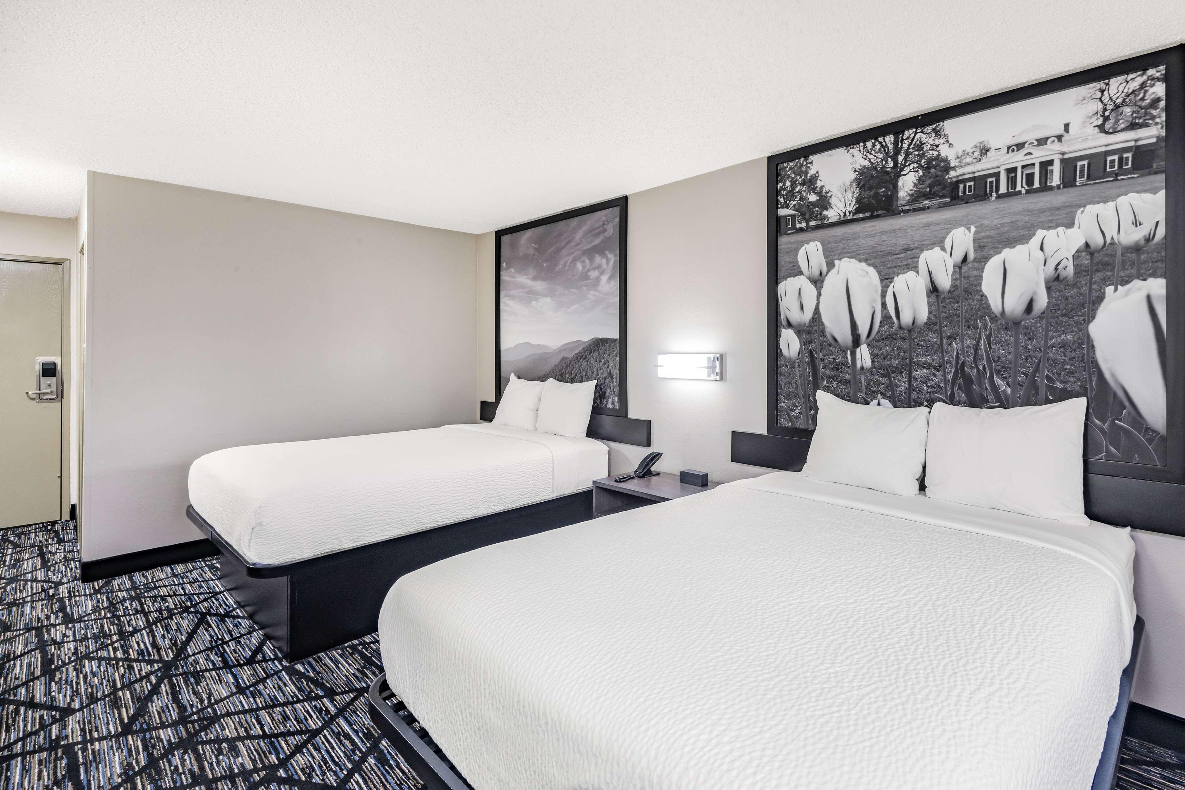 Super 8 by Wyndham Charlottesville