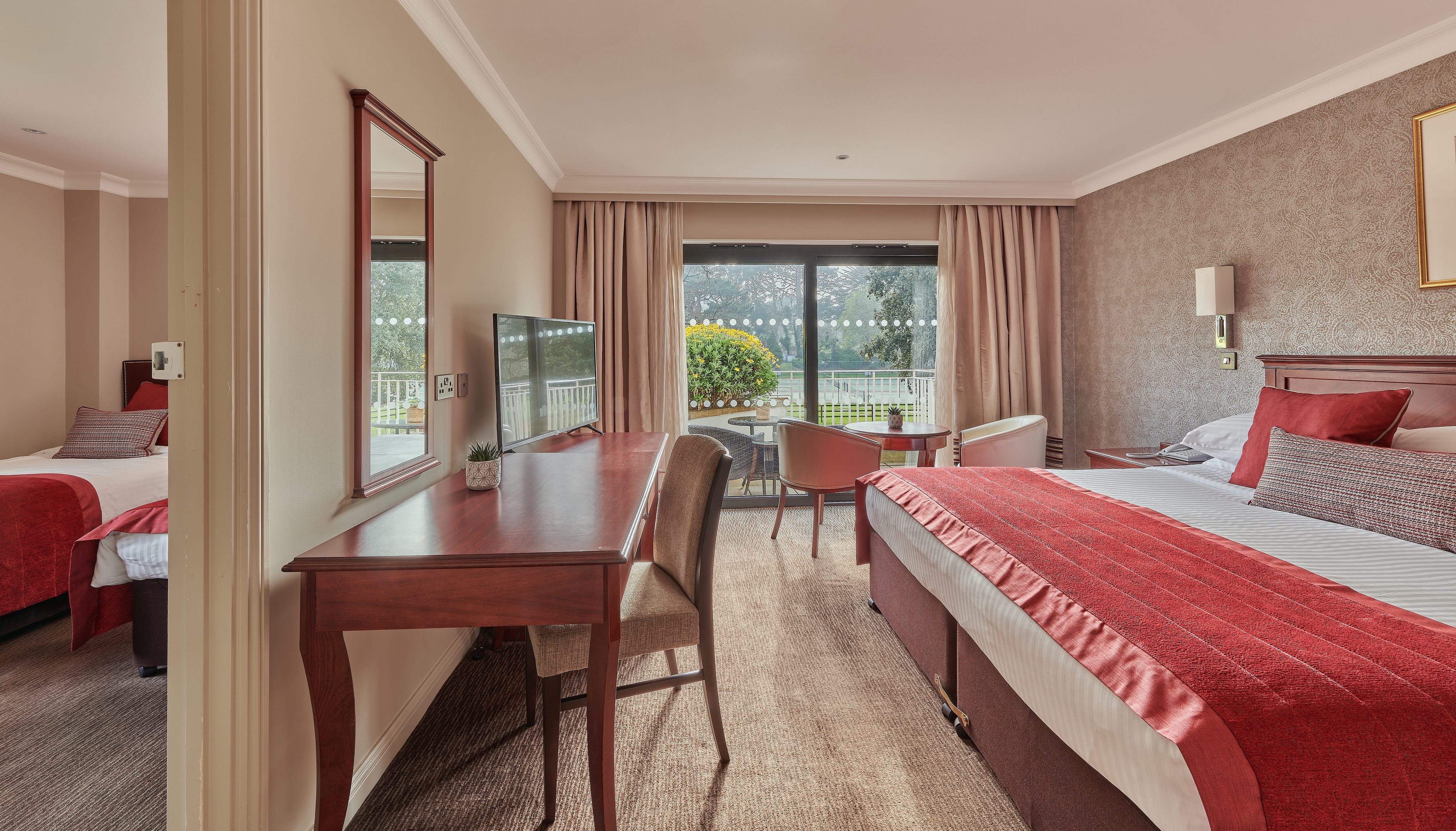 Room, family, classic