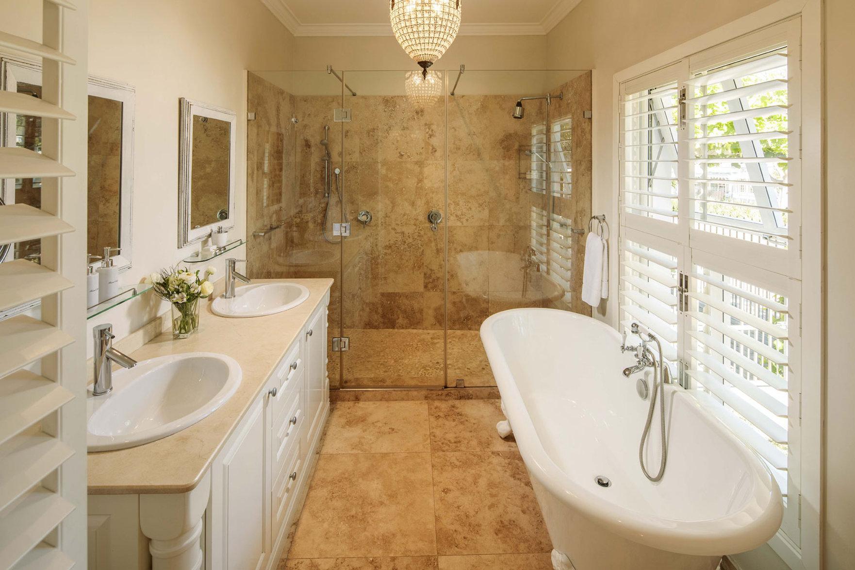 Le Quartier Francais by null