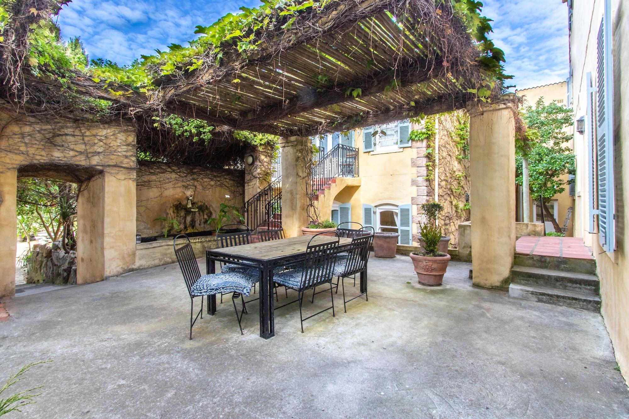 Auberge Burgundy by null