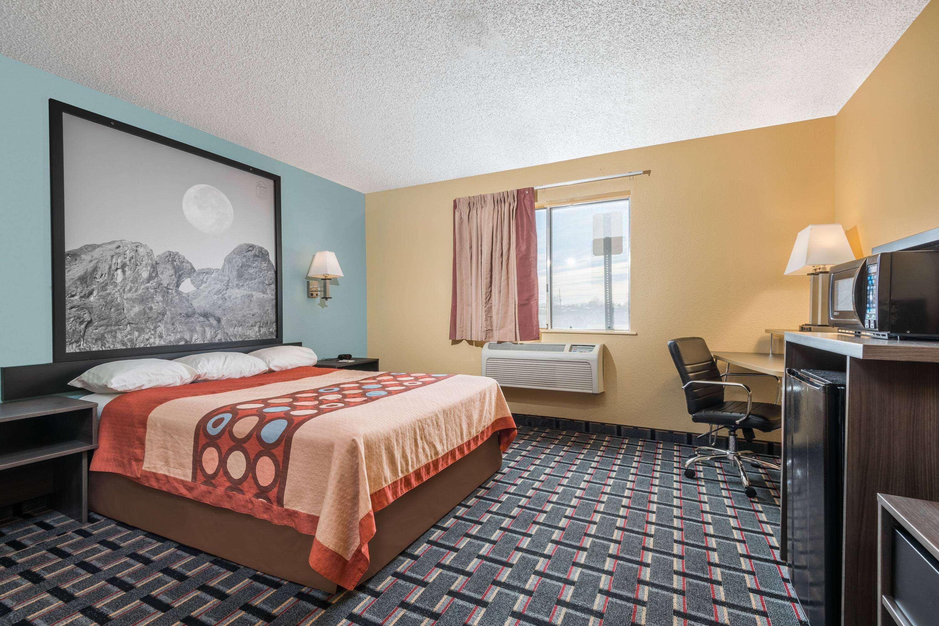 Super 8 By Wyndham Henderson North East Denver