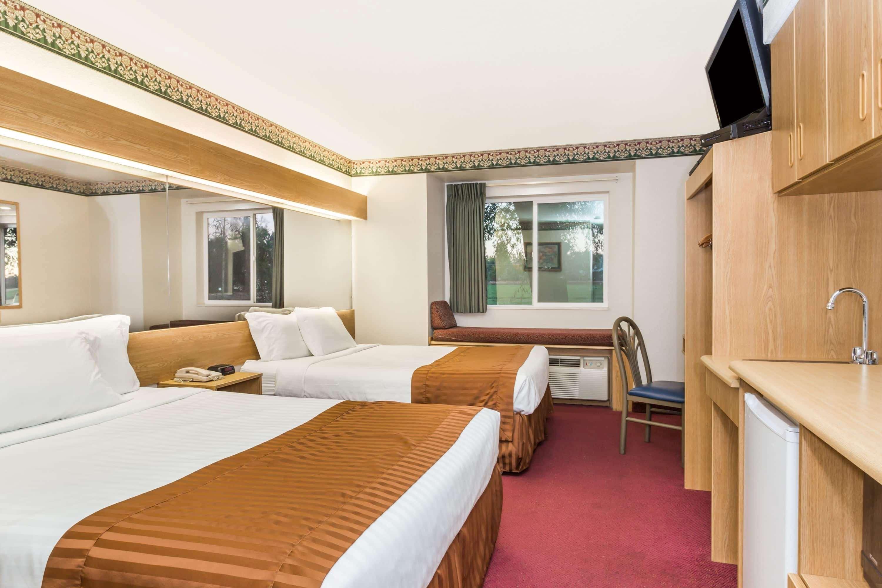 Microtel Inn & Suites By Wyndham Brush