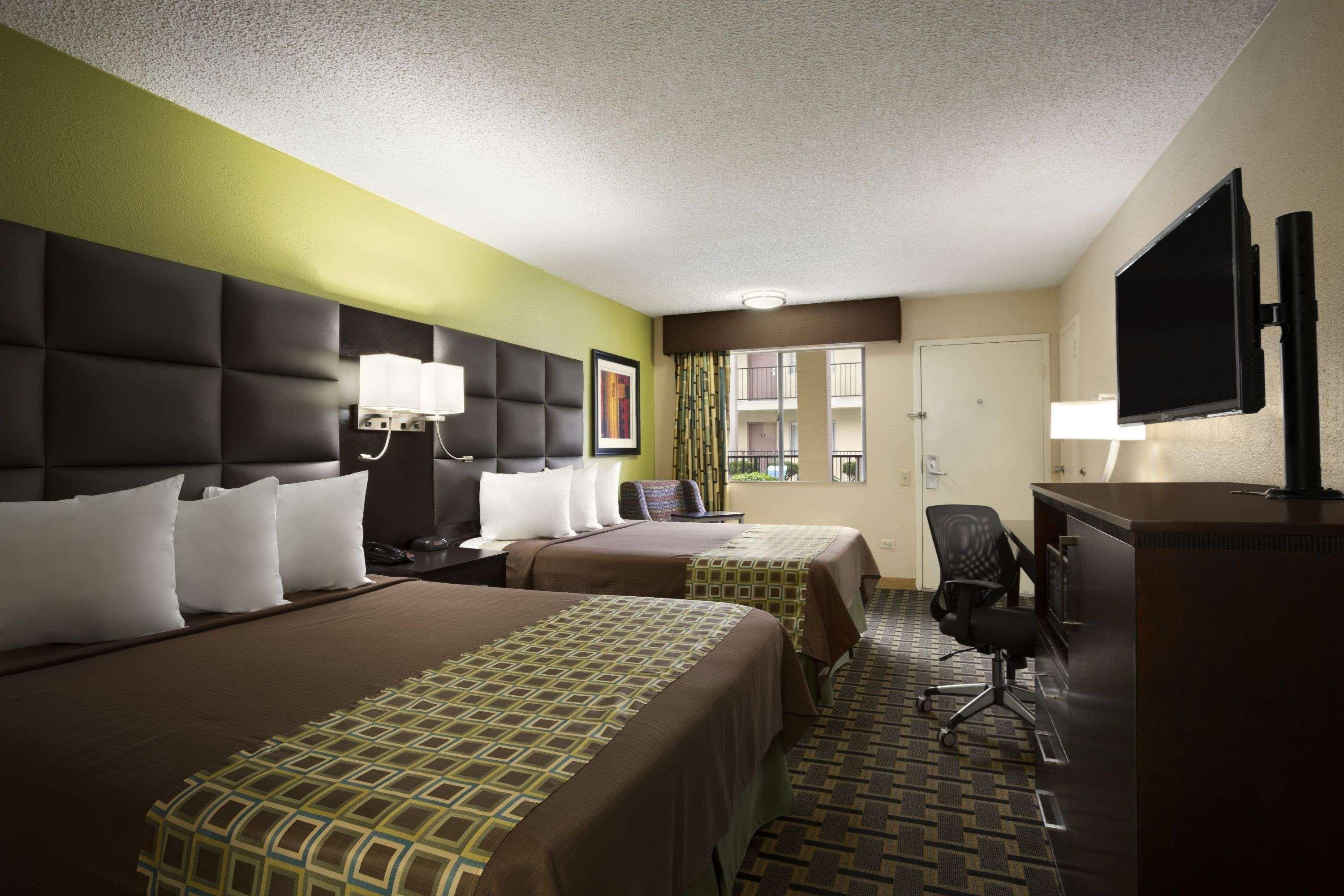 Days Inn By Wyndham Dallas Irving Market Center