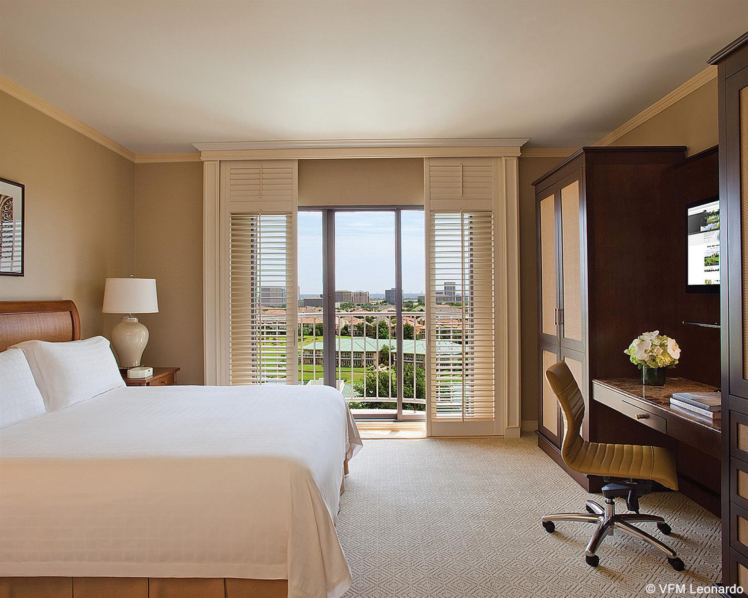 The Ritz-Carlton Dallas, Las Colinas by null