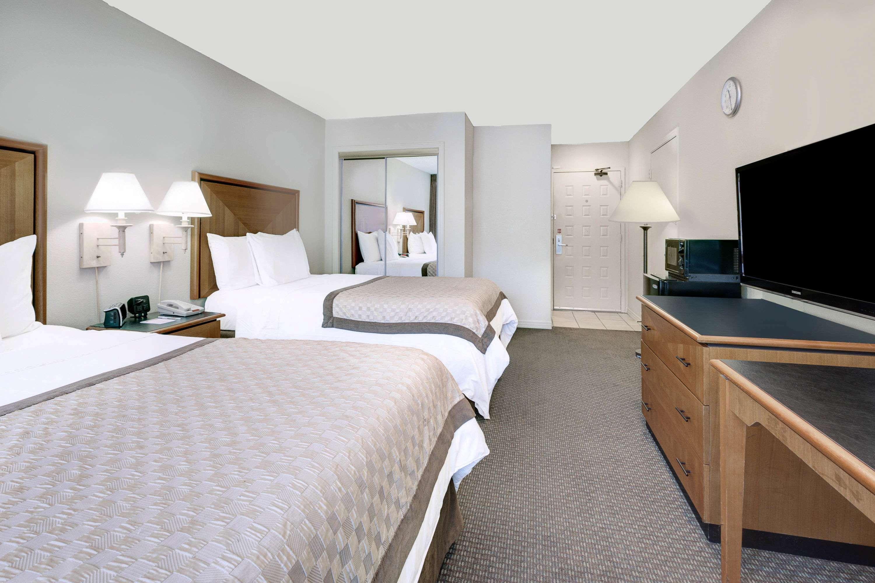 Hawthorn Suites By Wyndham Arlington/Dfw South