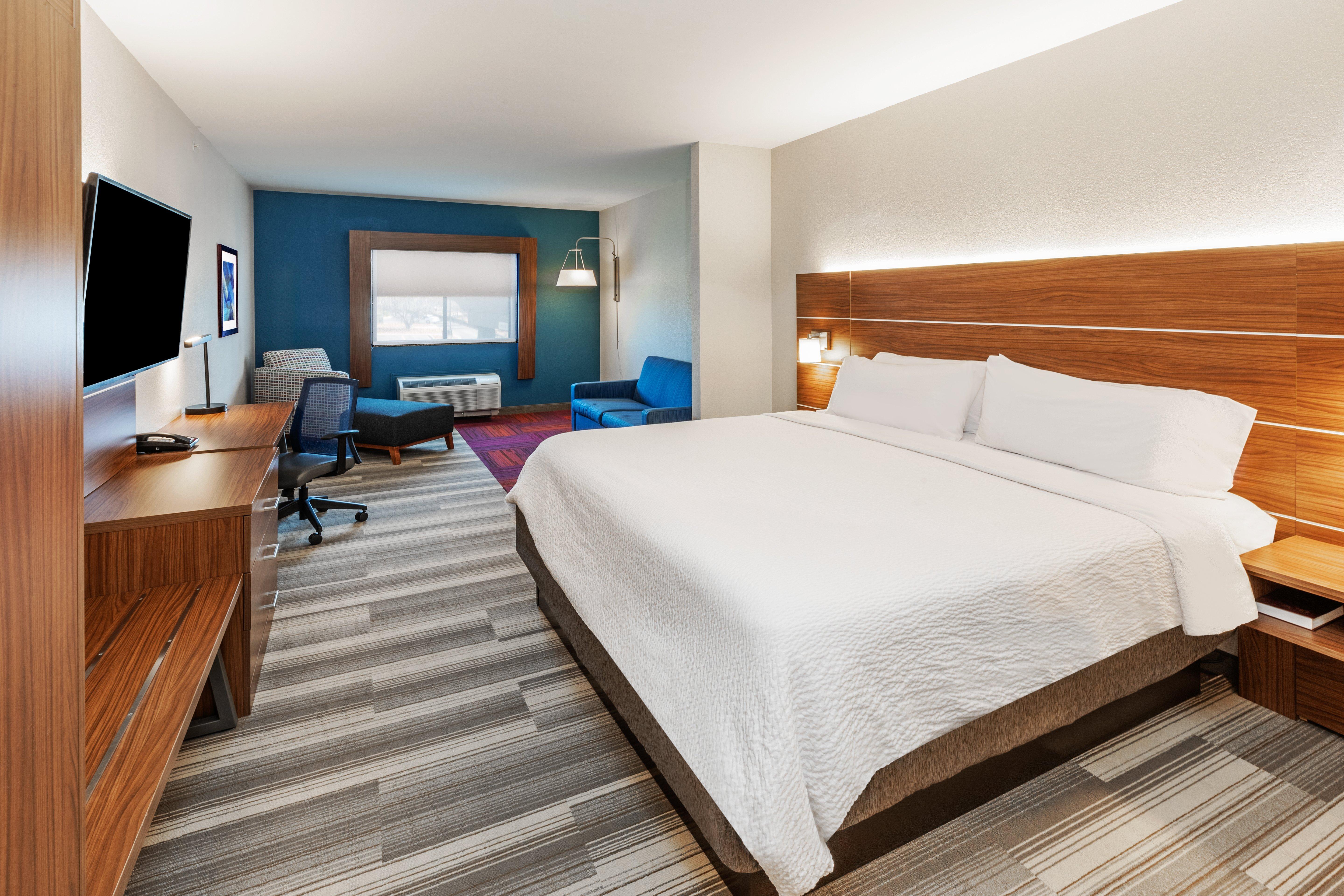 Holiday Inn Express & Suites Del Rio By IHG