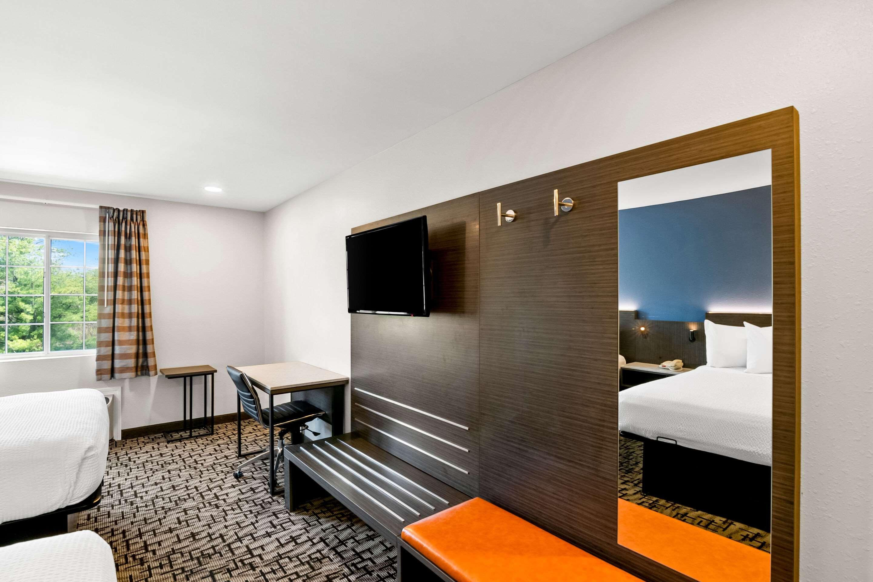 Econo Lodge Bethel - Danbury