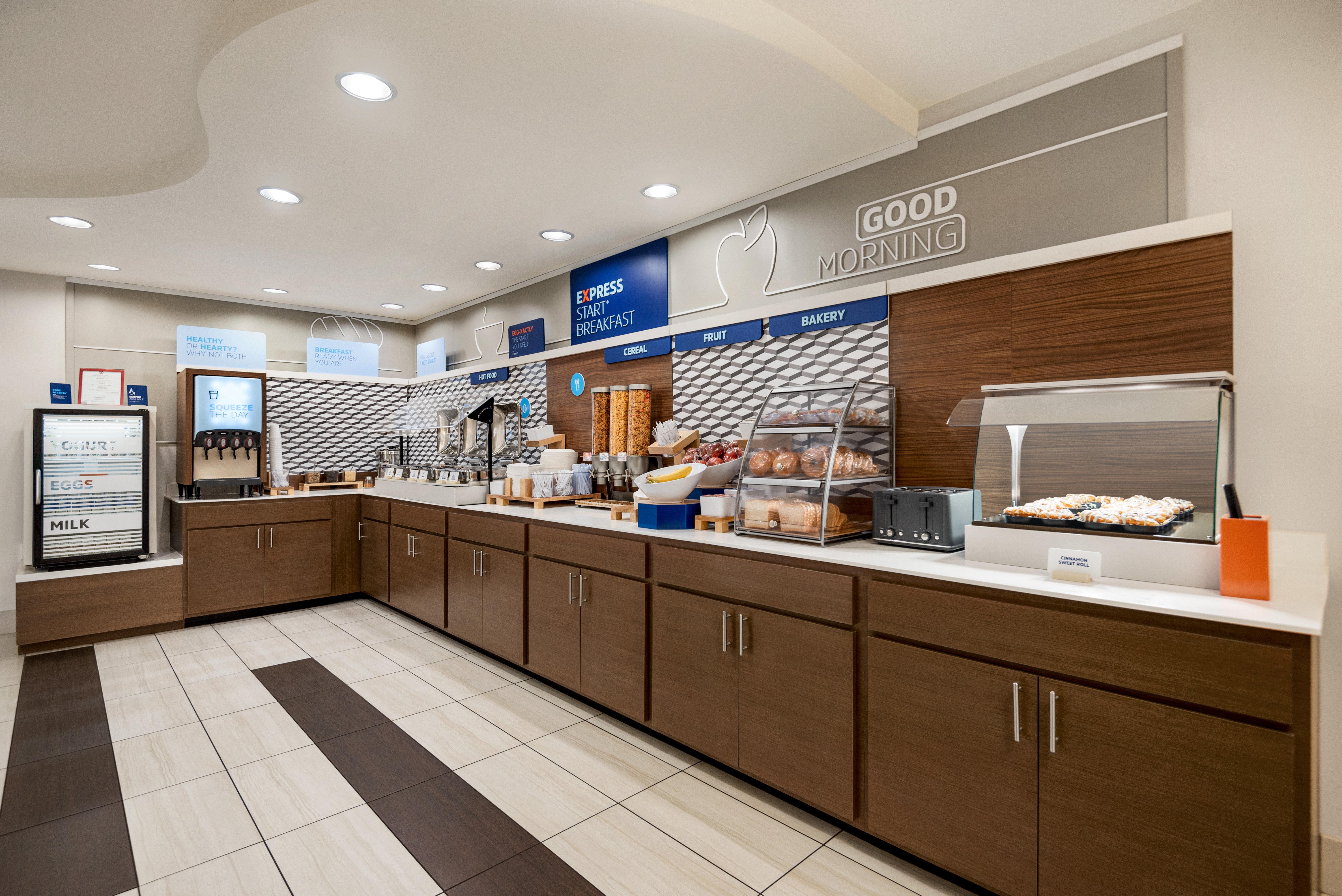 Holiday Inn Express Hotel & Suites Fredericksburg