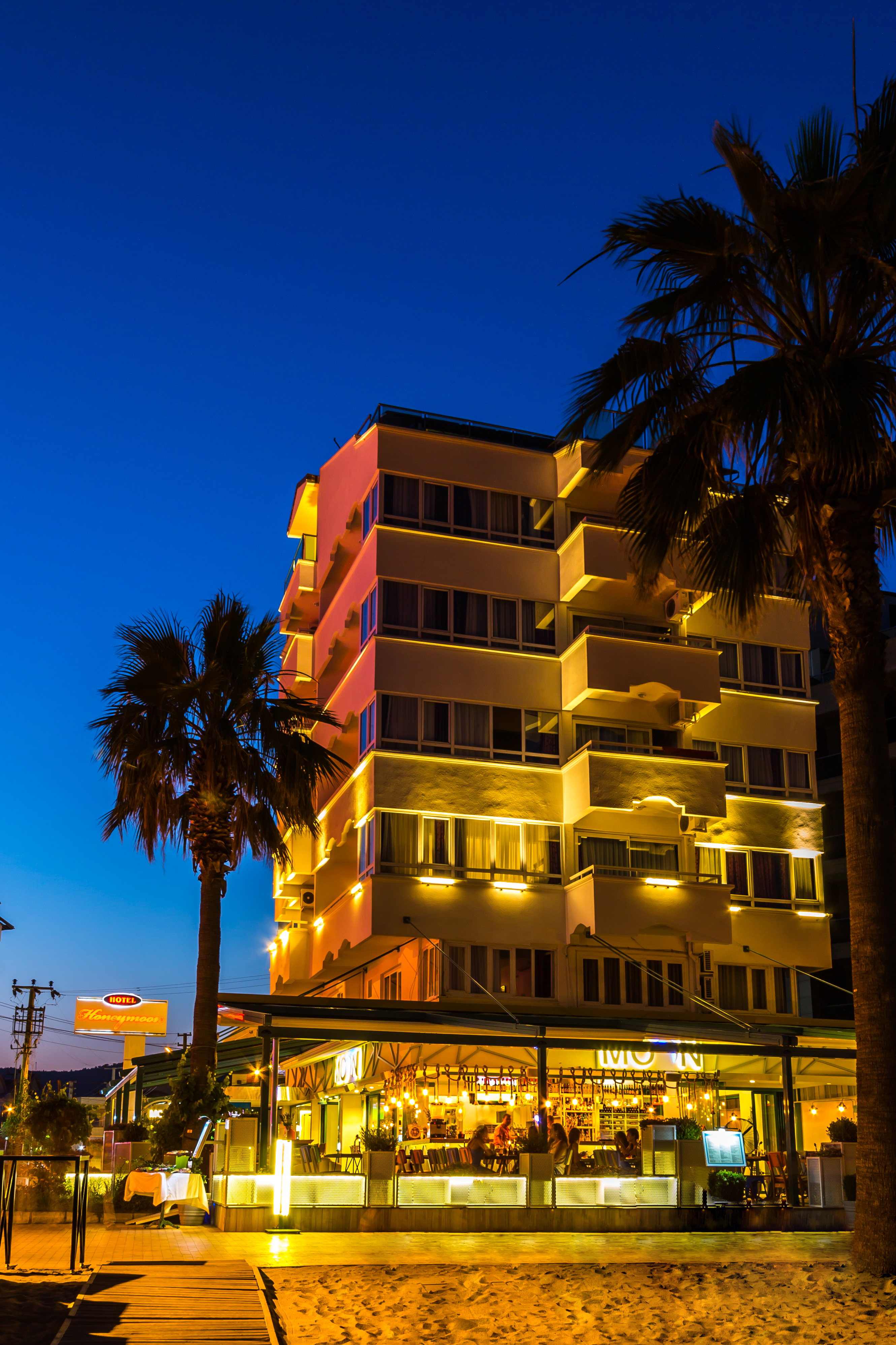 Honeymoon Beach - фото