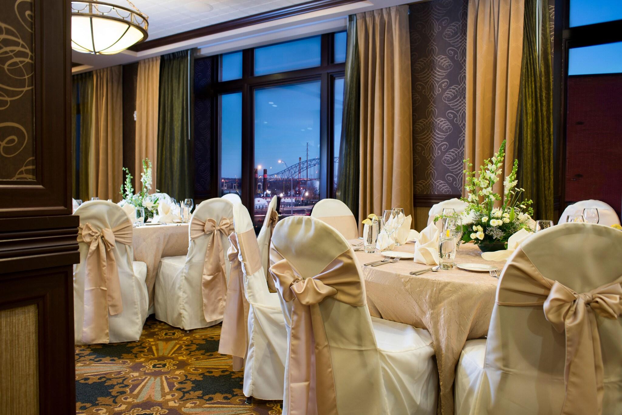 Hotel Julien Dubuque by null