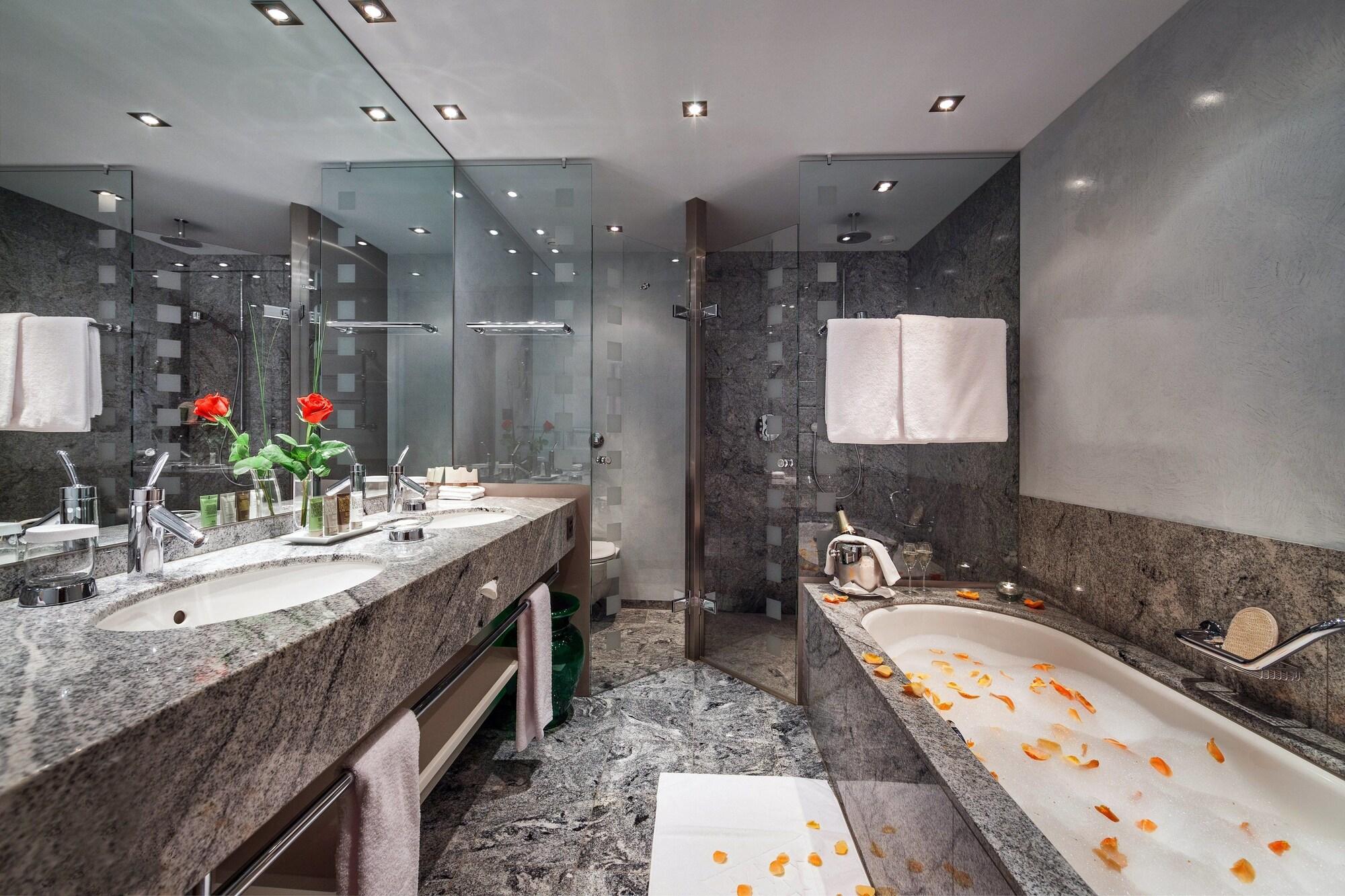 Tschuggen Grand Hotel Arosa by null