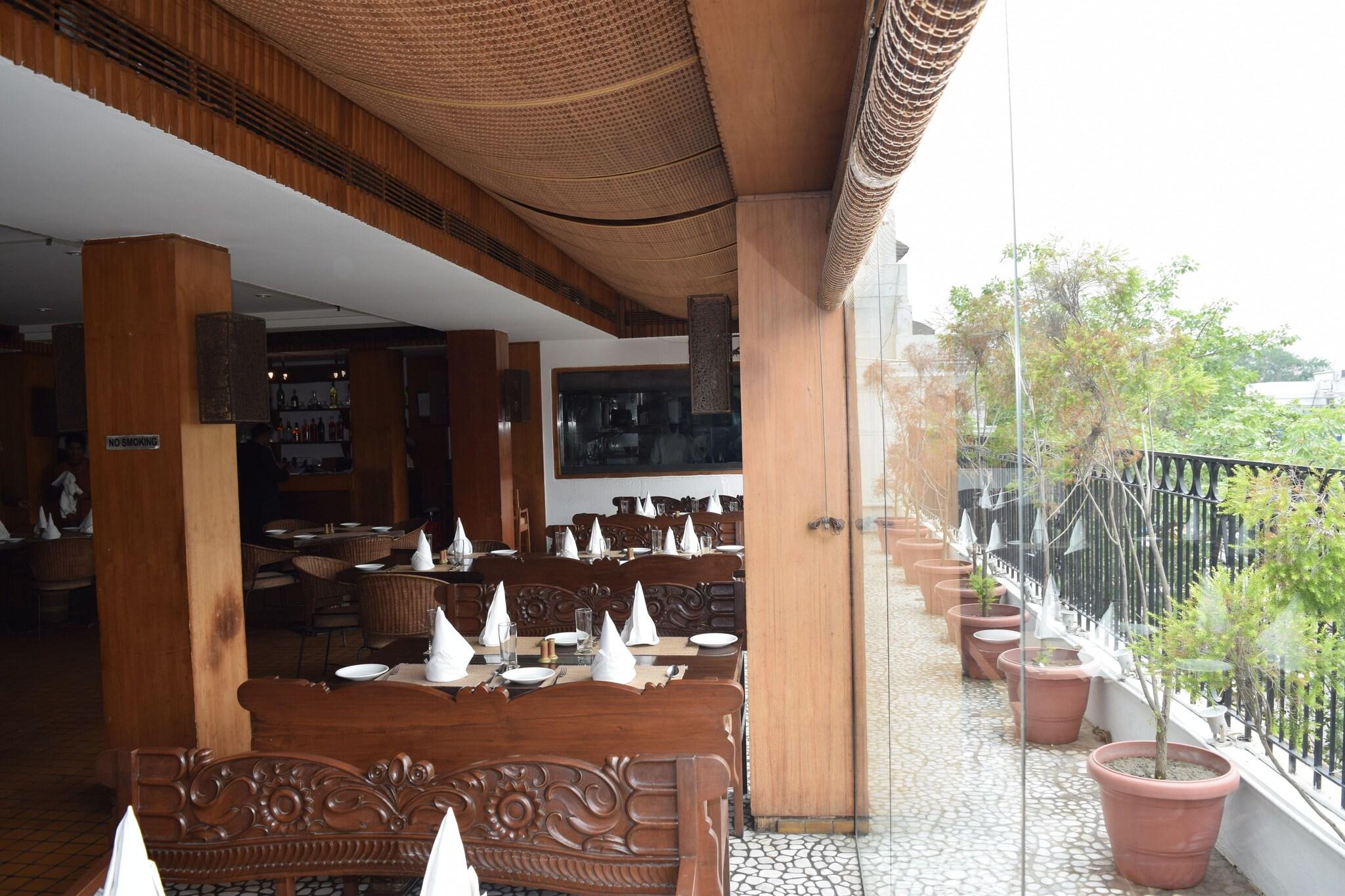 Hotel Palace Heights by null