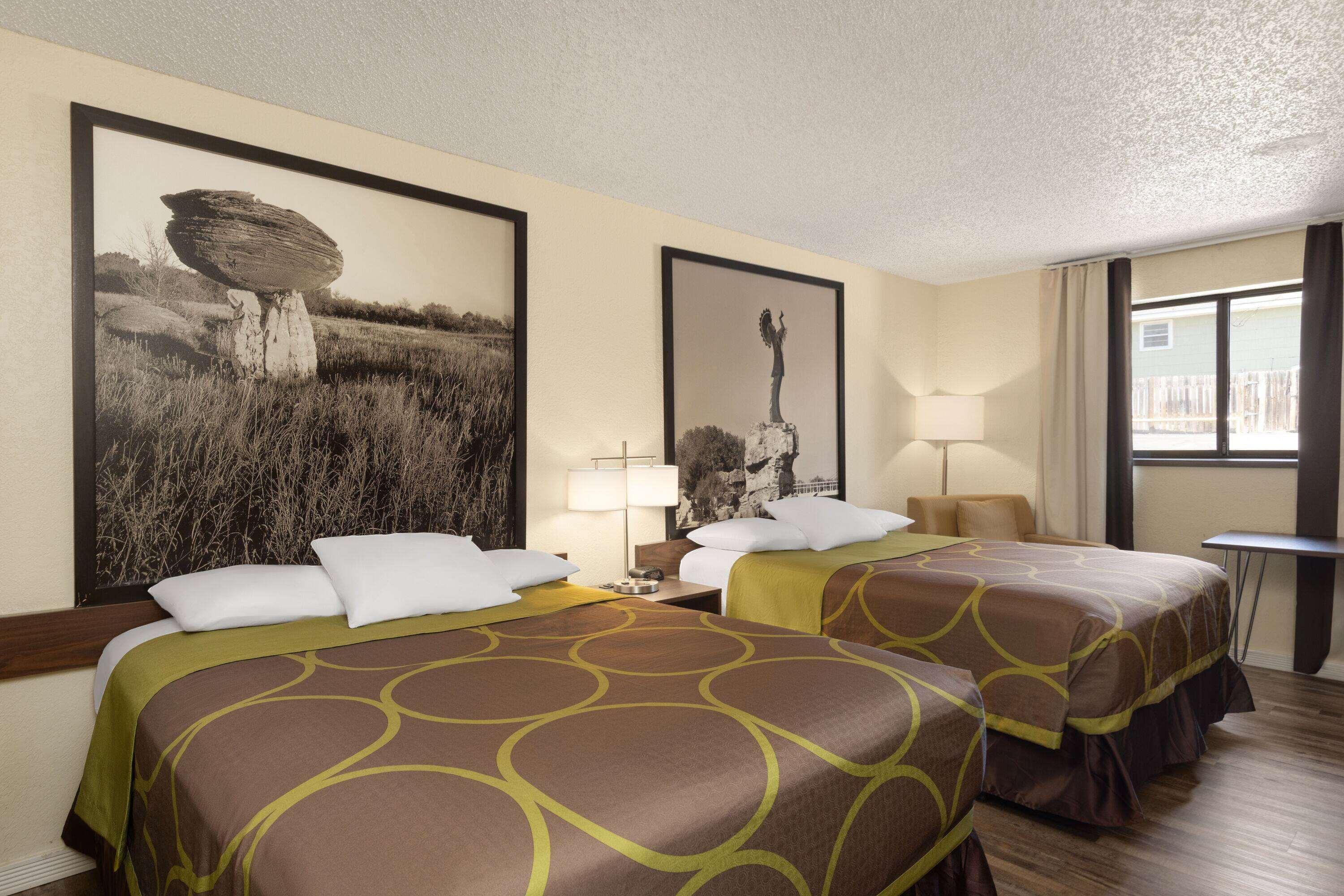 Super 8 by Wyndham Dodge City