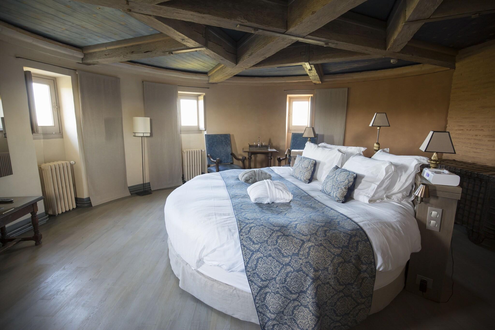 Chateau De Mercues by null