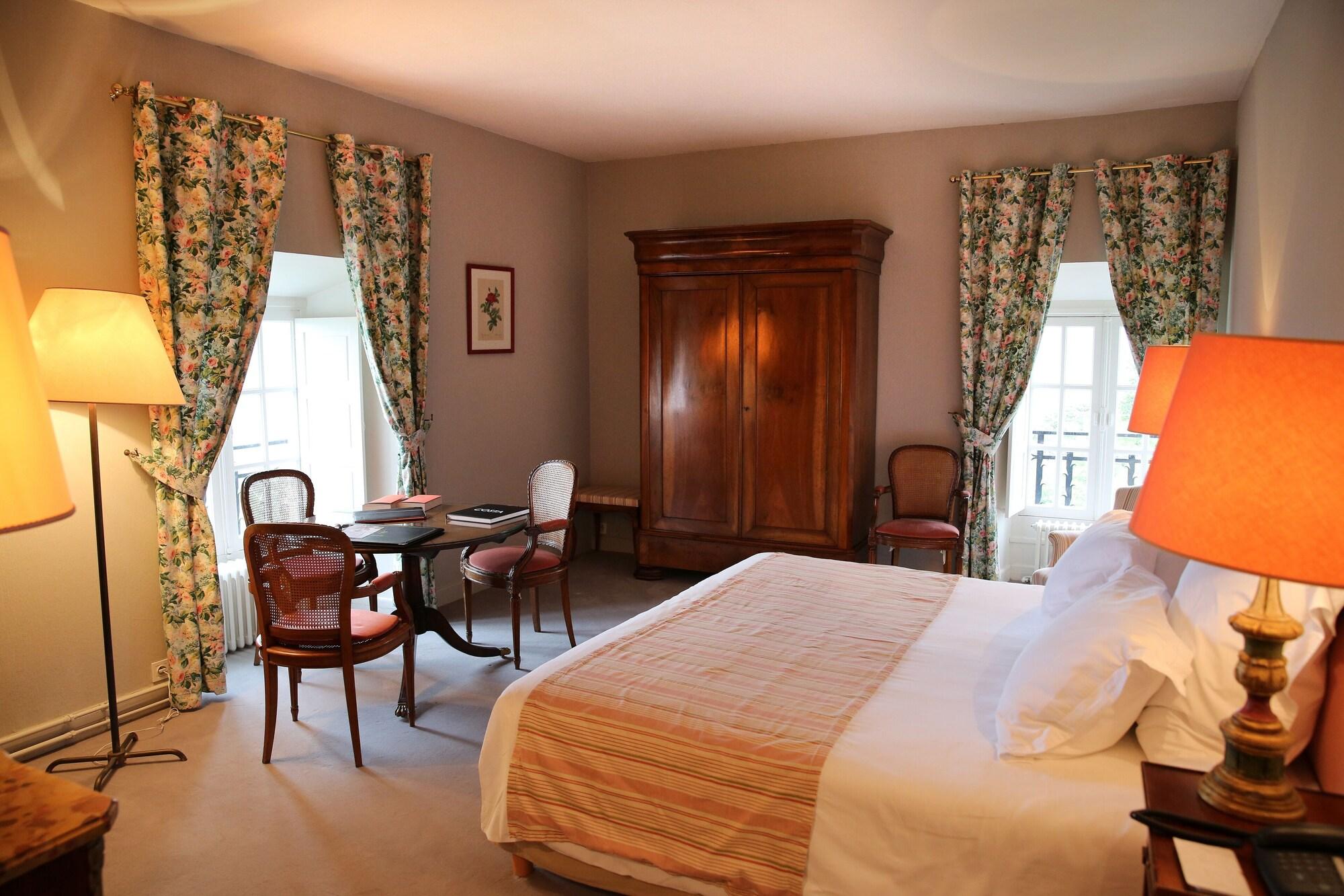 Chateau De Mercues by null