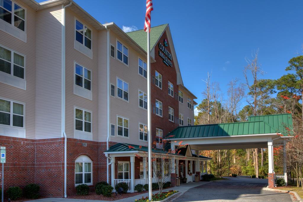 Country Inn & Suites by Radisson, Wilmington, NC image