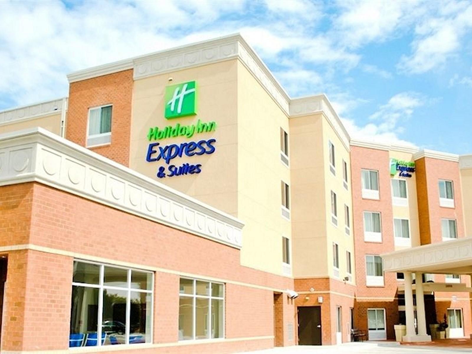 Holiday Inn Express & Suites Denver North - Thornton image