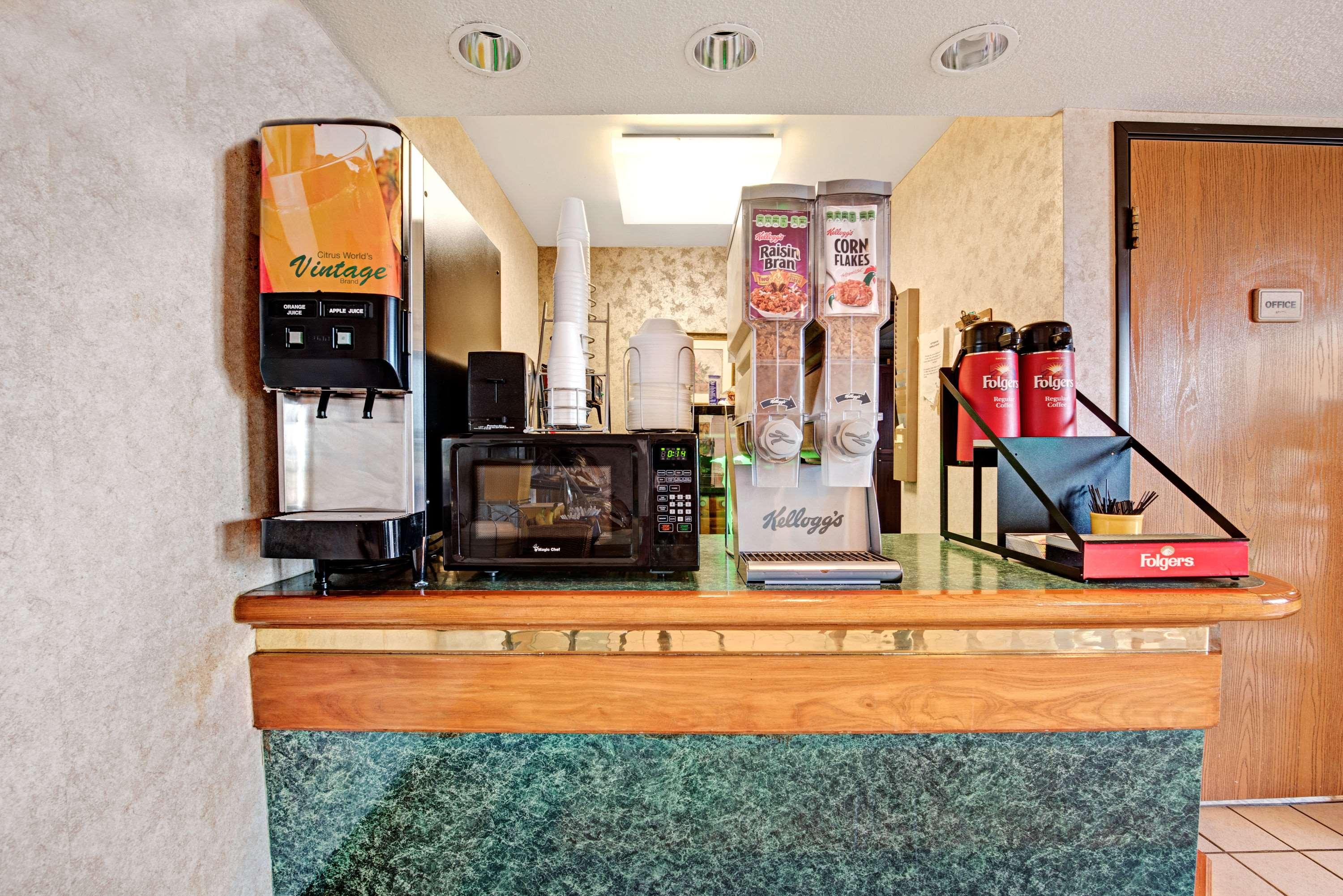 Days Inn by Wyndham DFW South