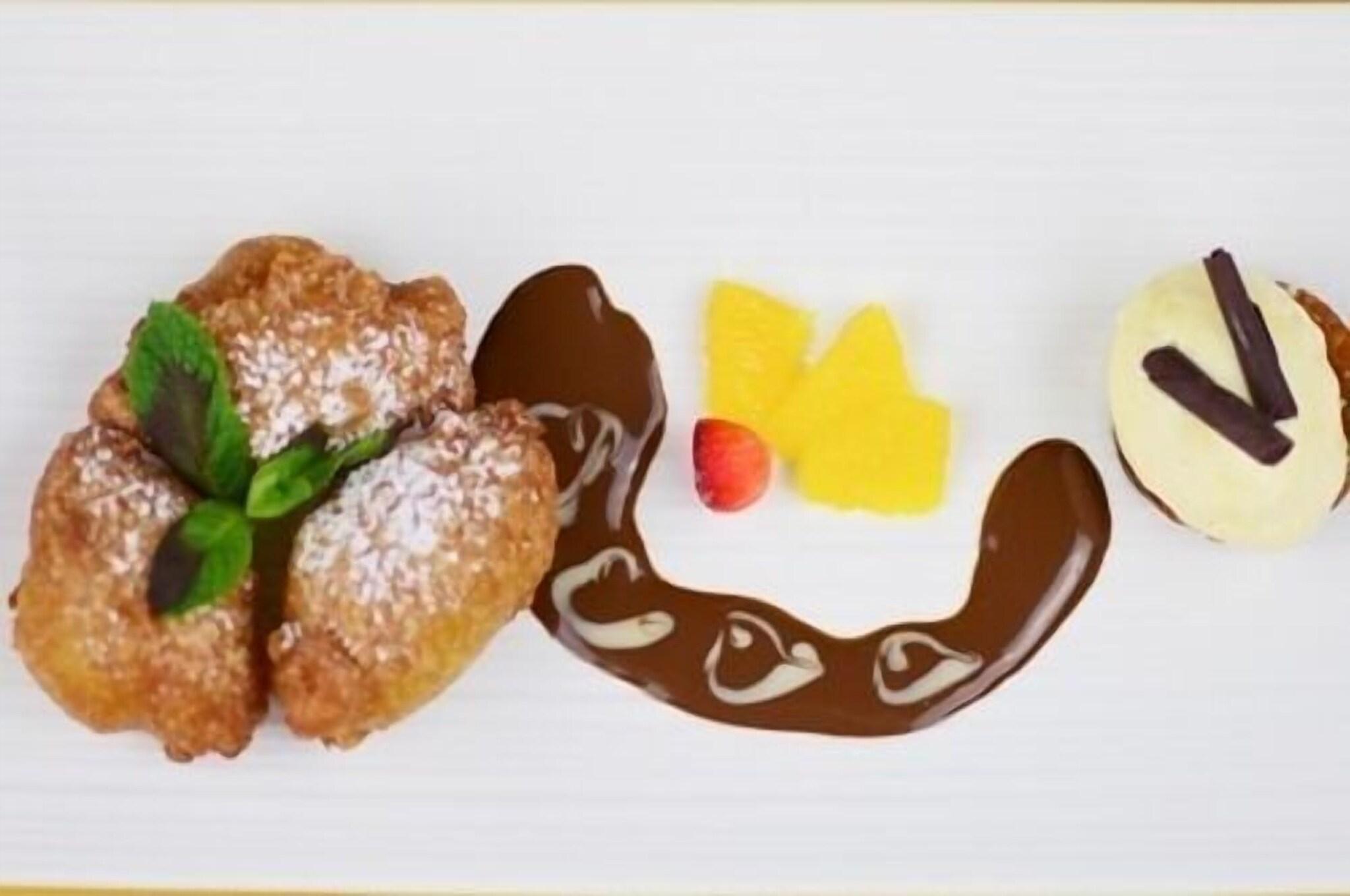 La Fleur de Lys by null