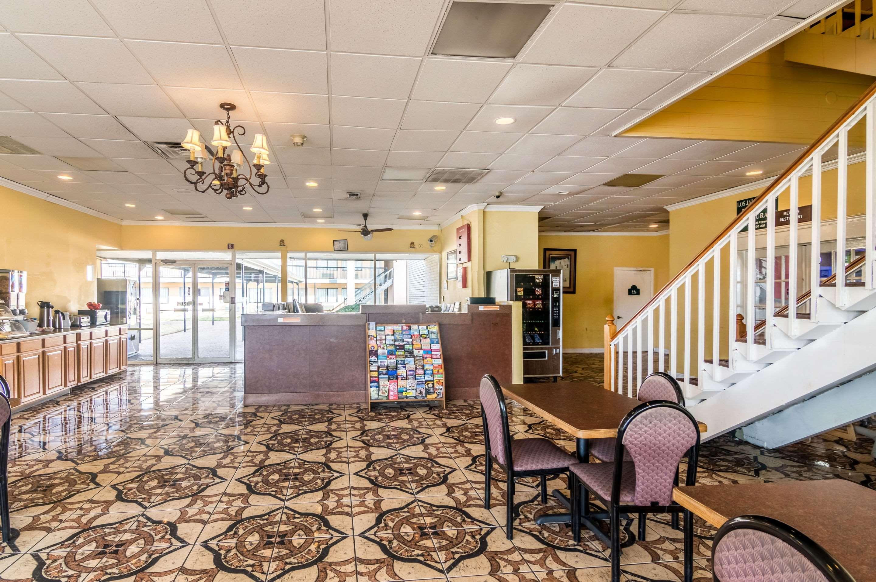 Rodeway Inn Arlington