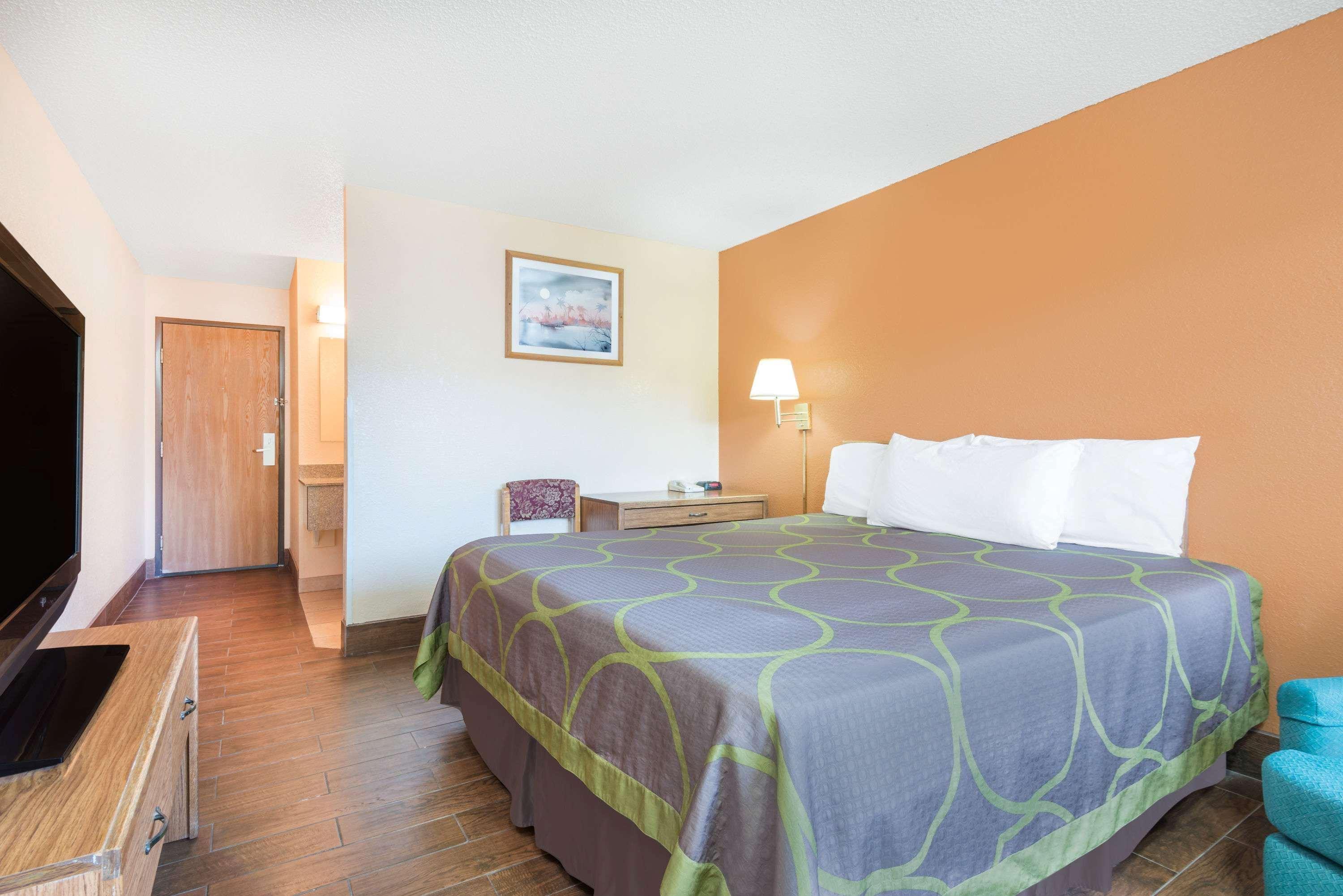 Motel 6 Deming, NM
